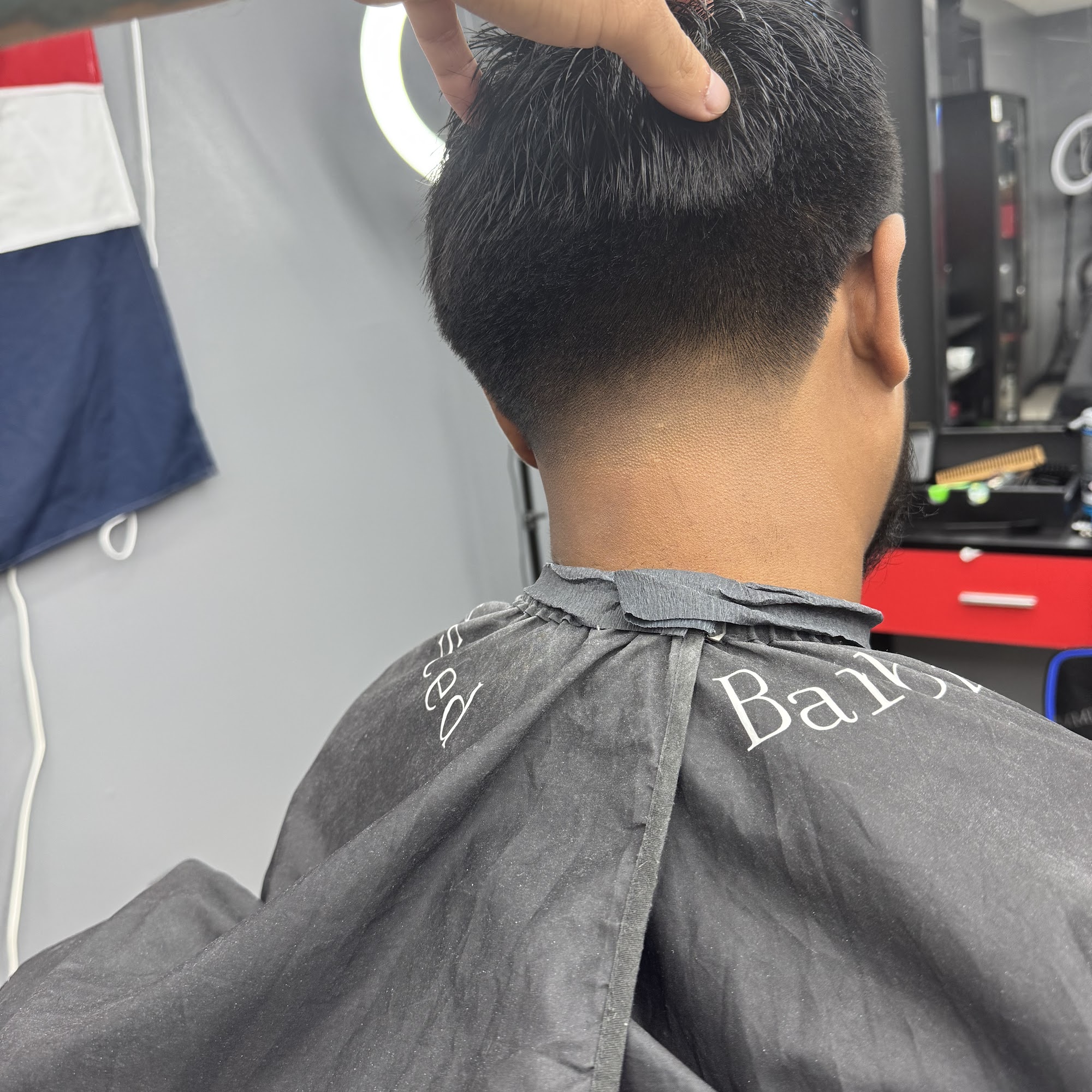 La para barbershop 3712 Old Mobile Ave, Pascagoula Mississippi 39581