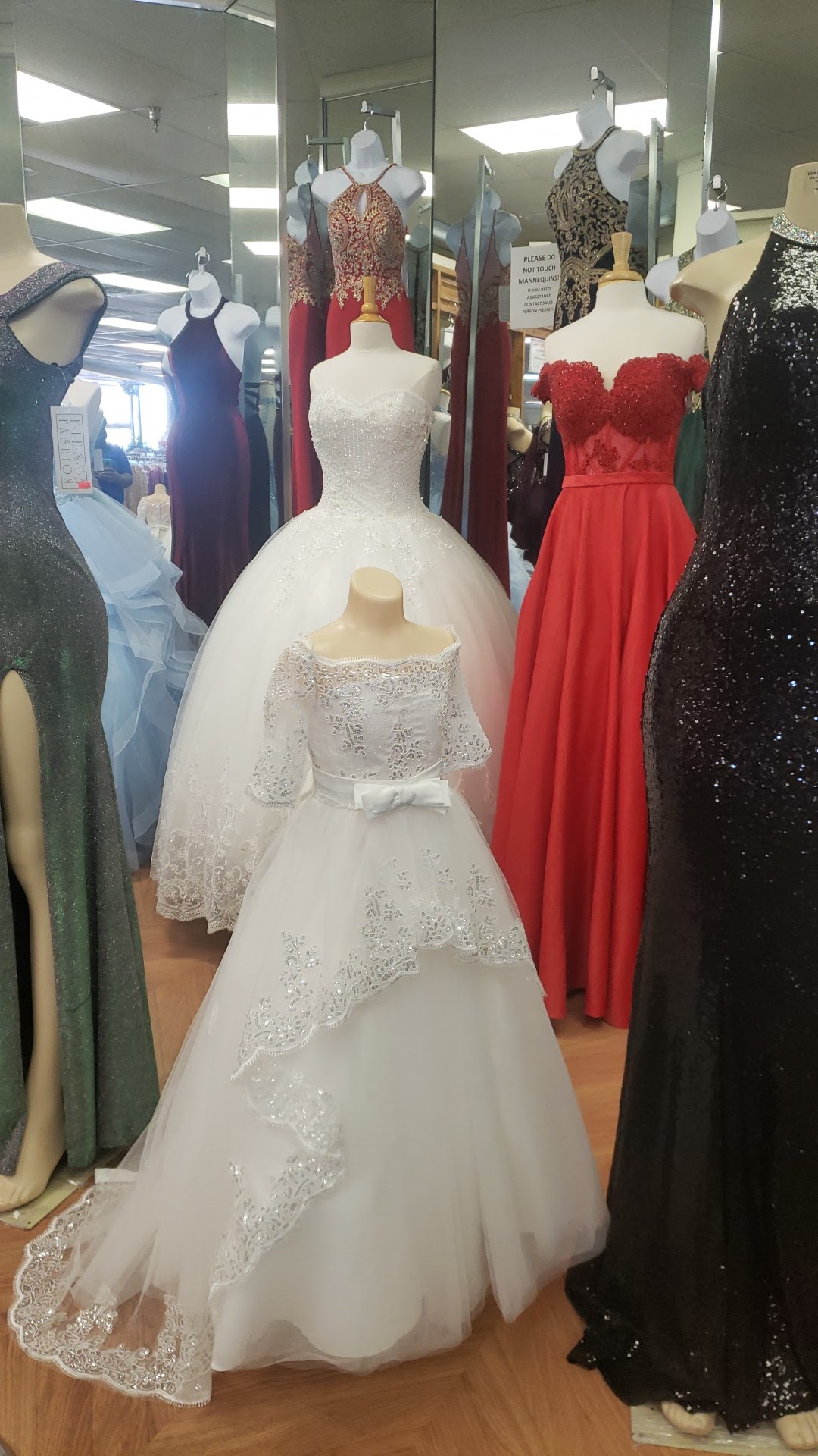 KIDS & MOM FORMAL WEAR - Southaven MS - Hours, Directions, Reviews - Loc8NearMe KIDS & MOM FORMAL WEAR - Southaven MS - Hours, Directions, Reviews - Loc8NearMe