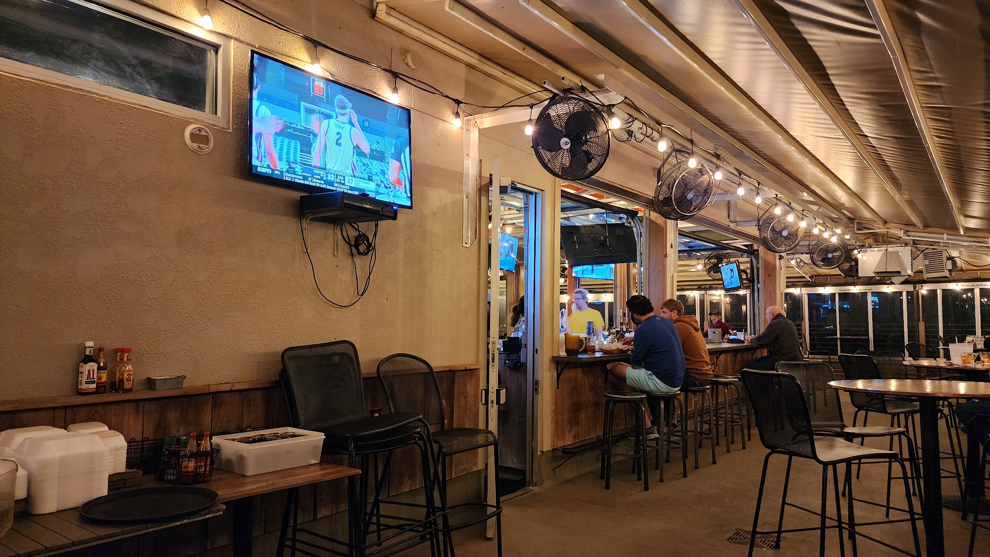 10 South Rooftop Bar & Grill 1301 Washington St Floor 10, Vicksburg, MS 39183