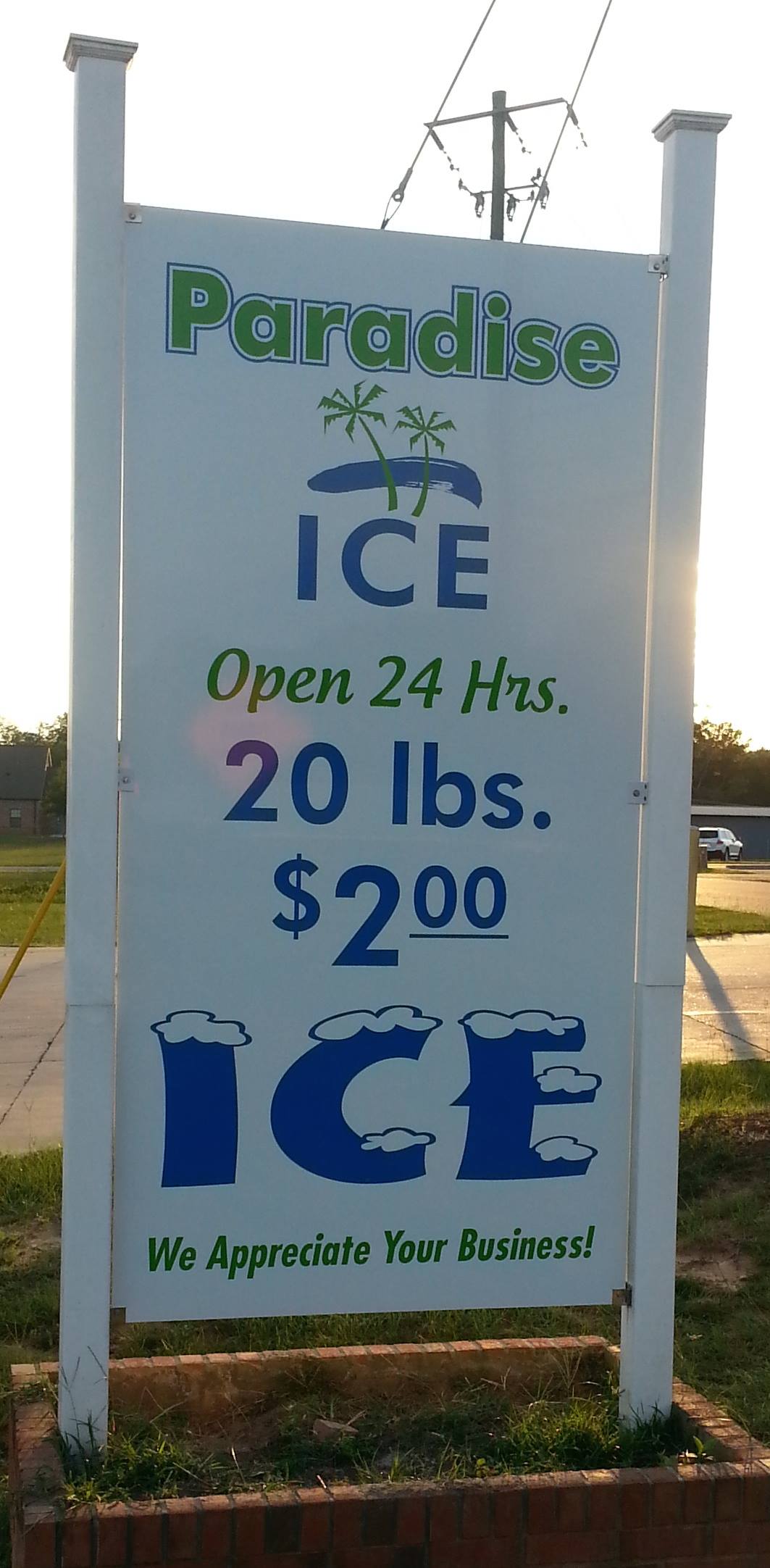 Paradise Ice House Wiggins