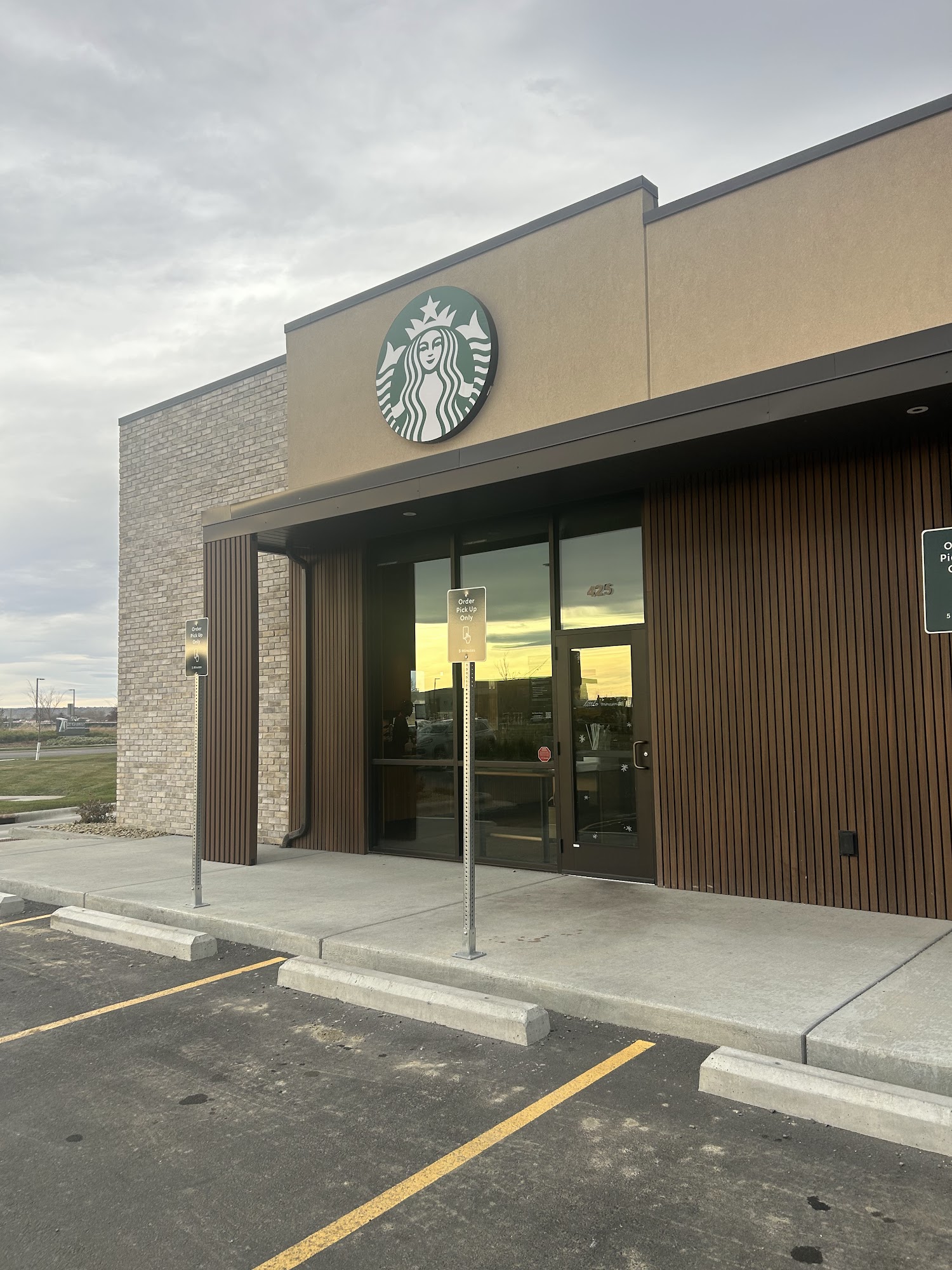 Starbucks 425 Henry Chapple St, Billings