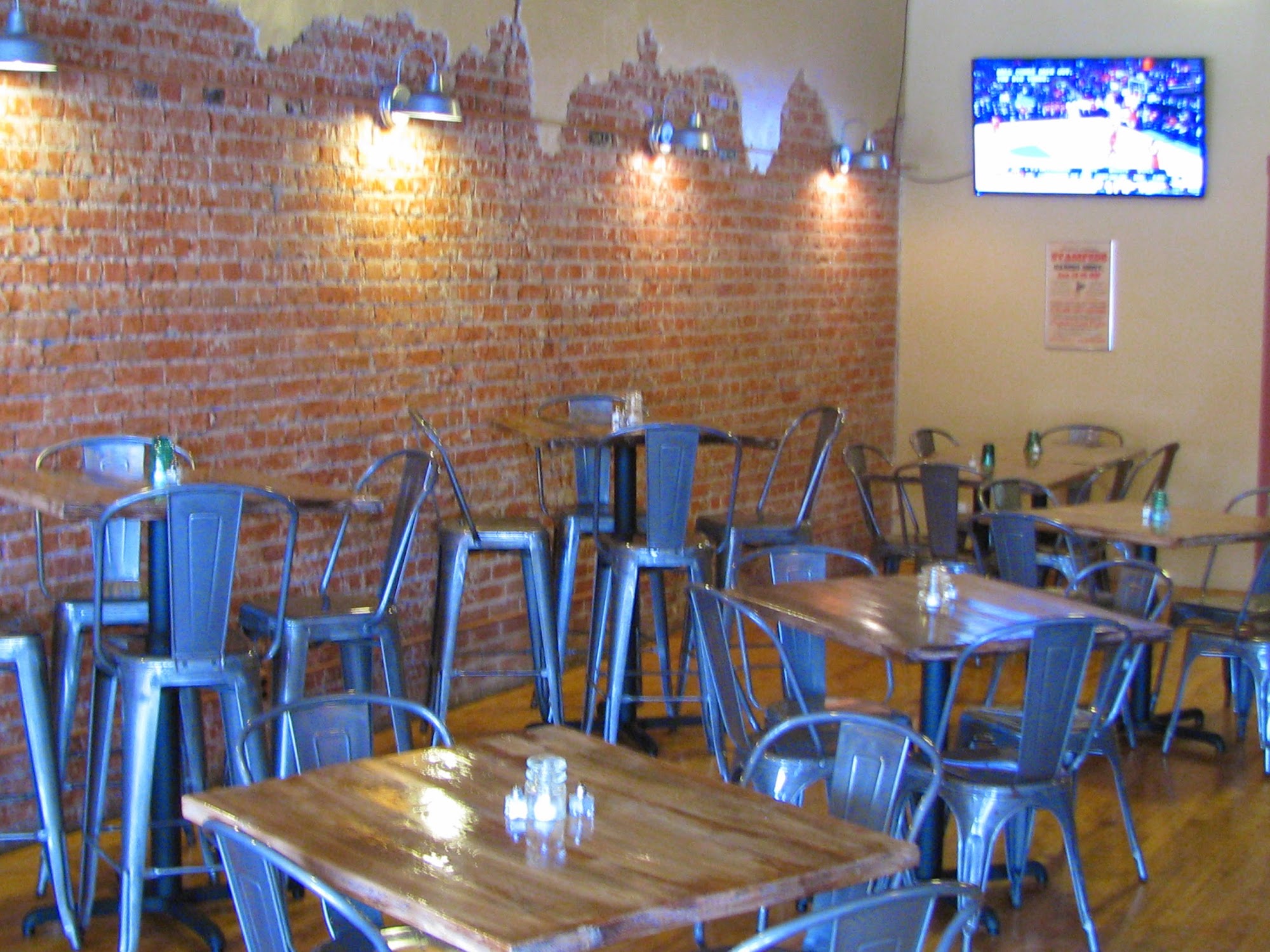 Outlaws Cafe & Casino Hardin