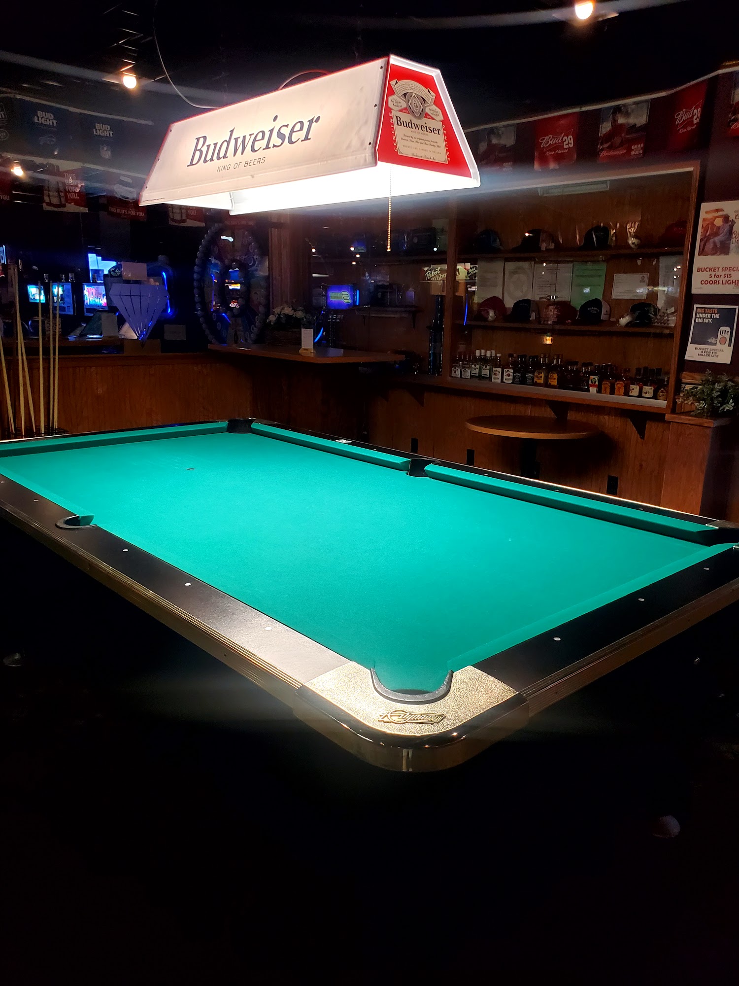 Deano's Diamond D Lounge