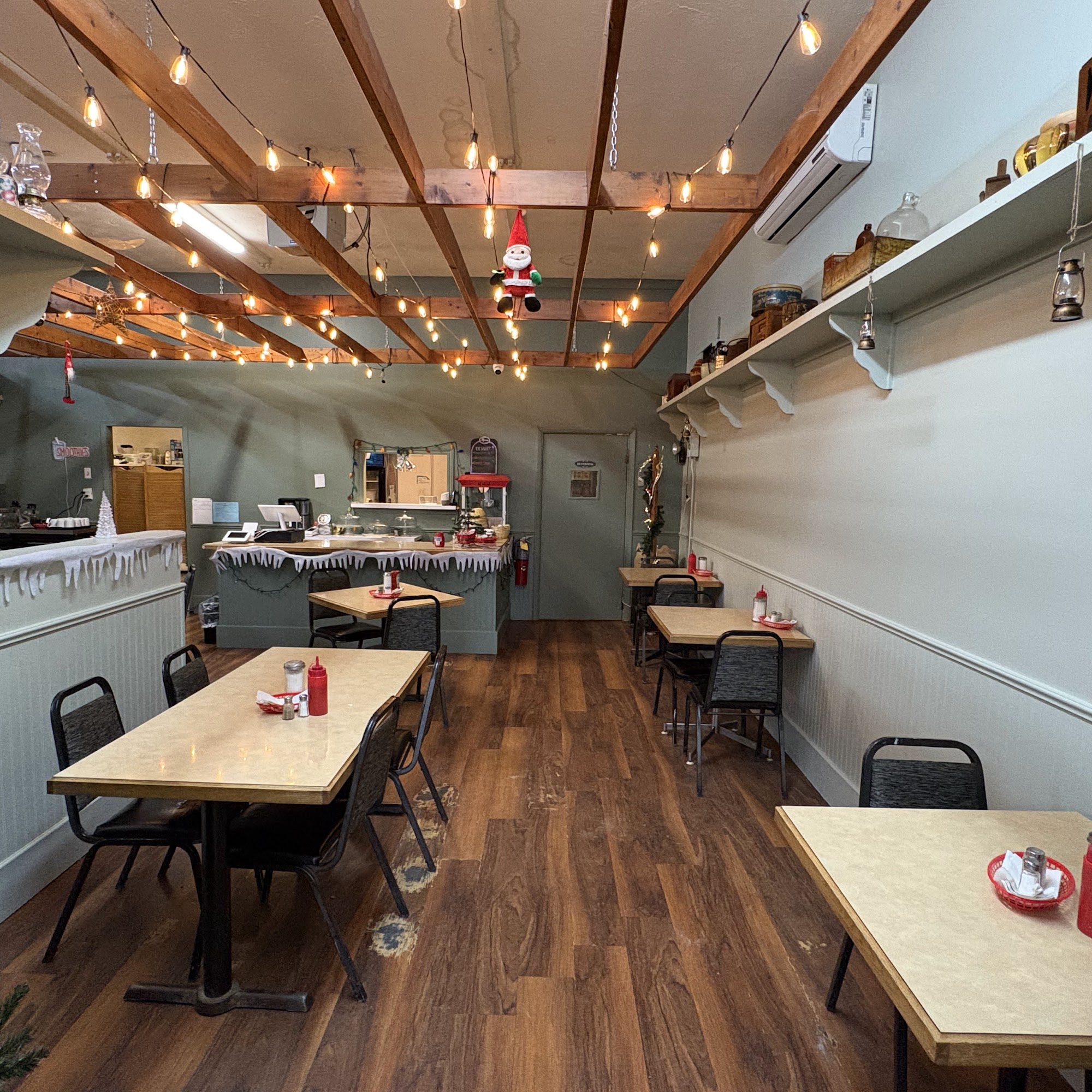 Bird's Corner Store Burtts Corner