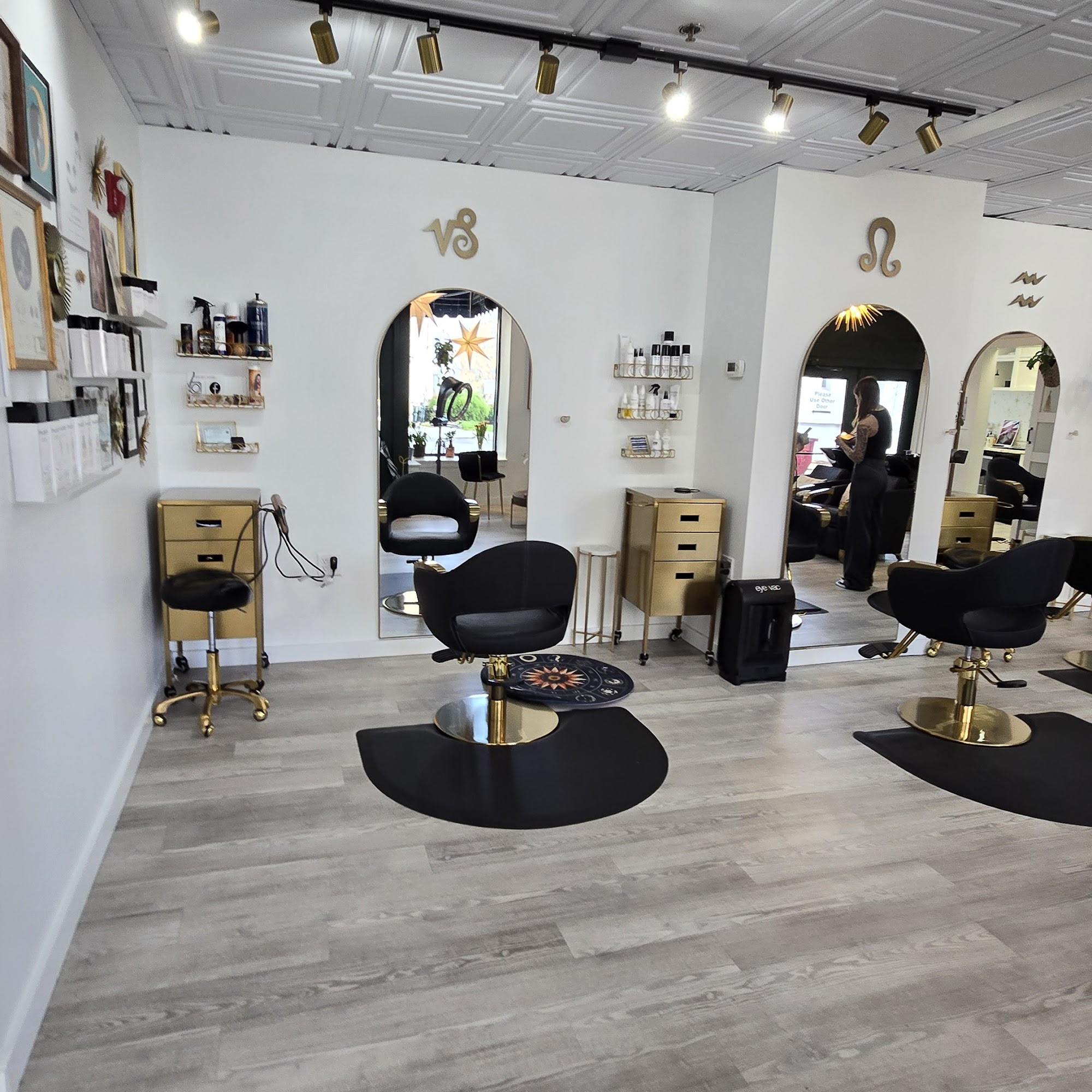 Cosmos Salon