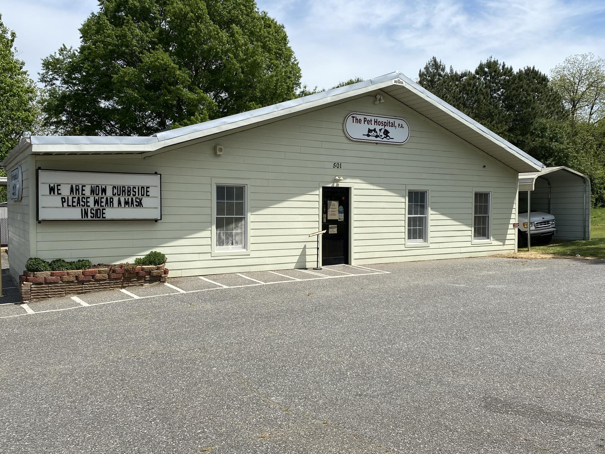 Pet Hospital: Bryant Natalie DVM Bessemer City