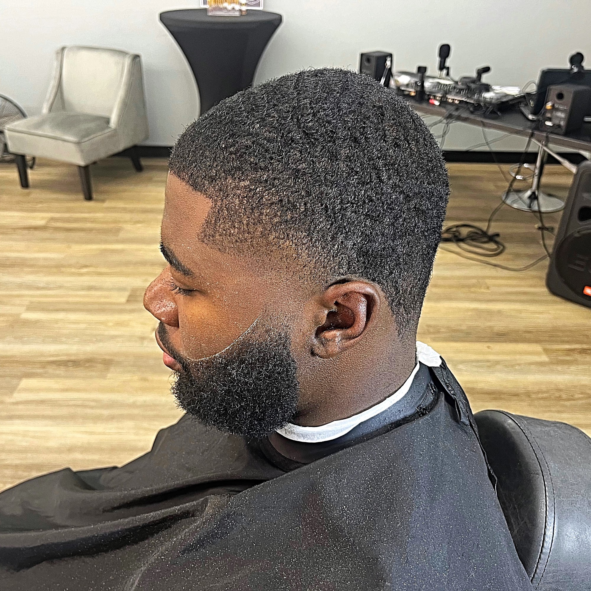 The Razor Lounge 2650 Ramada Rd, Burlington North Carolina 27215