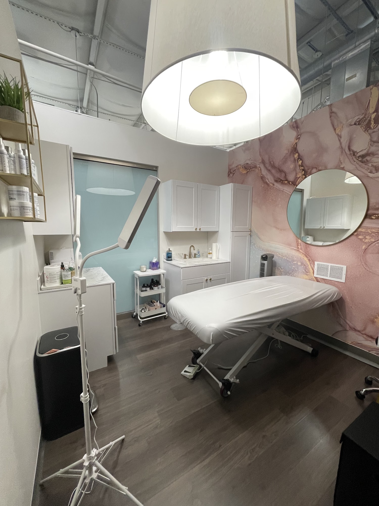 Hello Sugar | Perimeter Woods - Brazilian Wax & Sugar Salon 10216 Perimeter Pkwy Suite 9, Charlotte North Carolina 28216