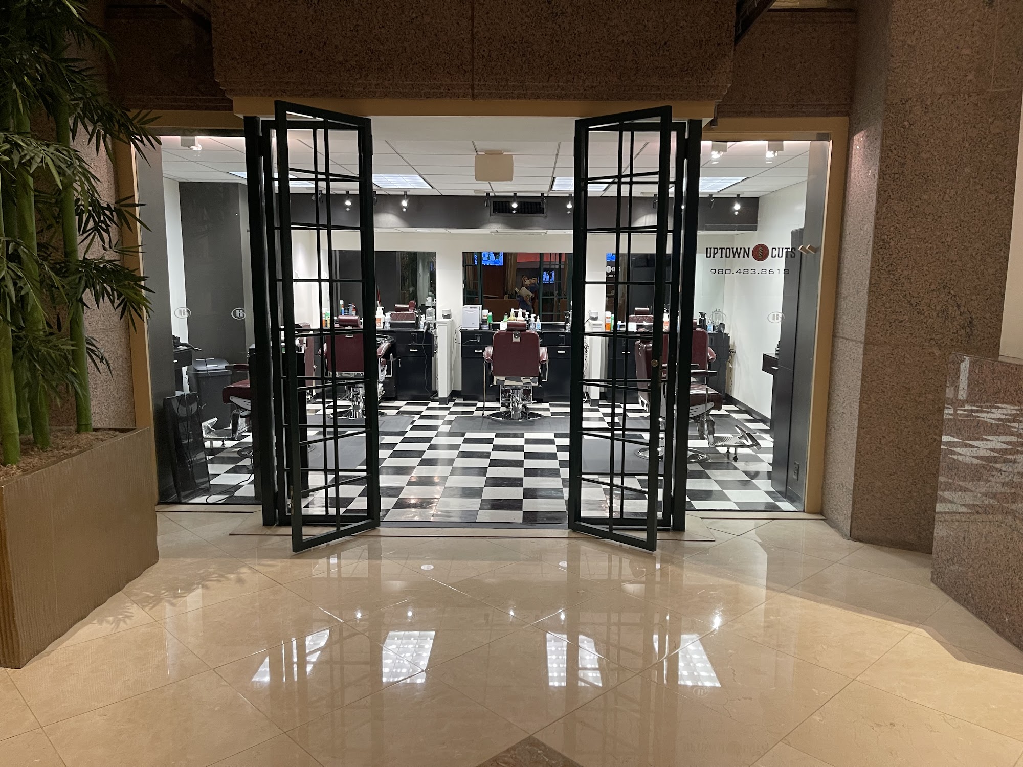 Uptown Cuts 301 S College St #130, Charlotte North Carolina 28202