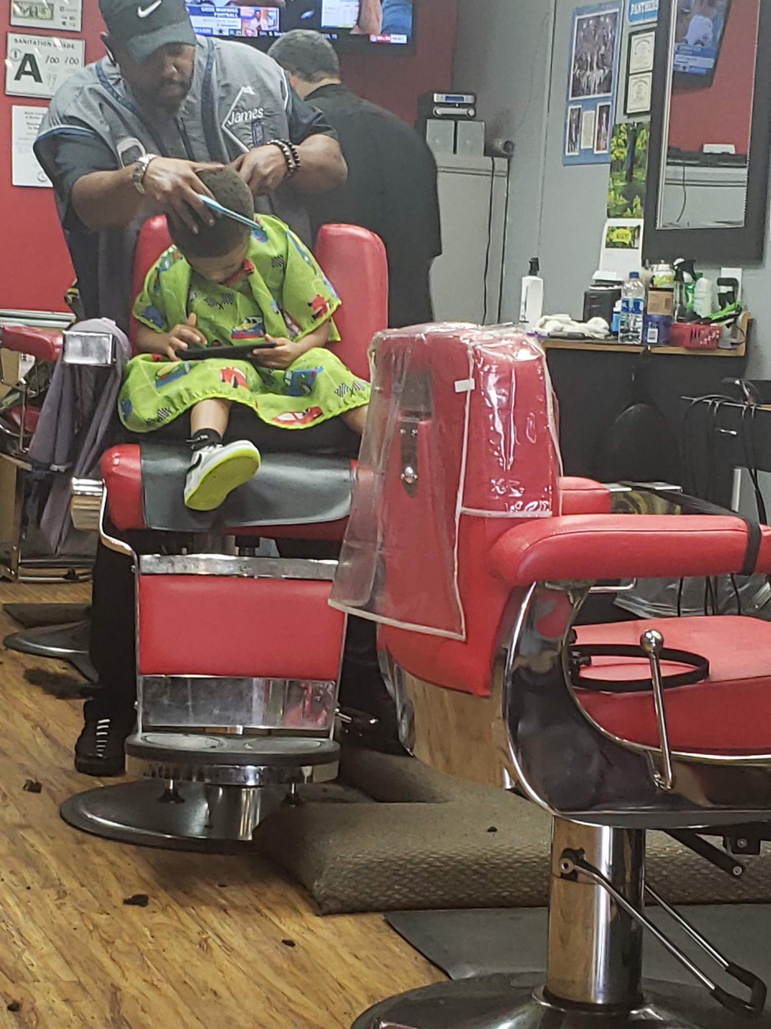 Canvas Cuts Barber Lounge 2108 Oaklawn Ave, Charlotte North Carolina 28216