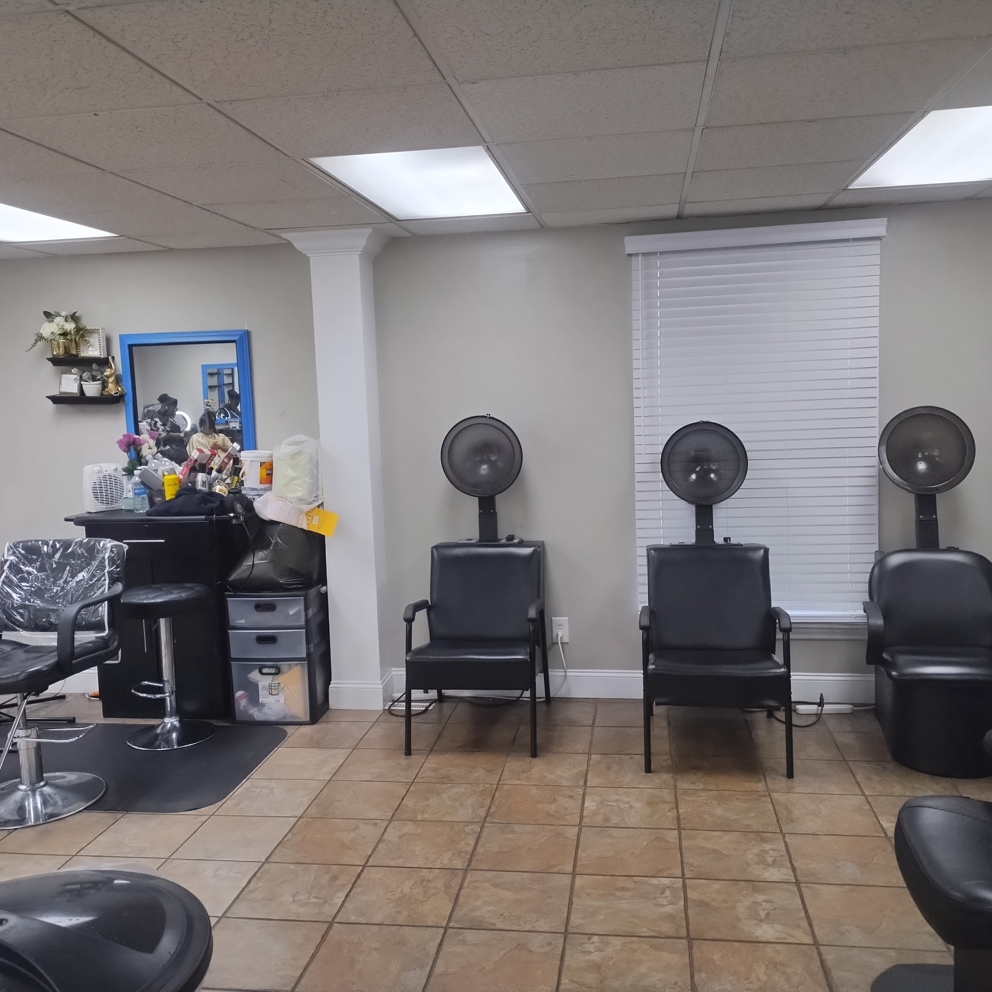 UpSkale Salon & Spa 1327 Eastway Dr, Charlotte North Carolina 28205