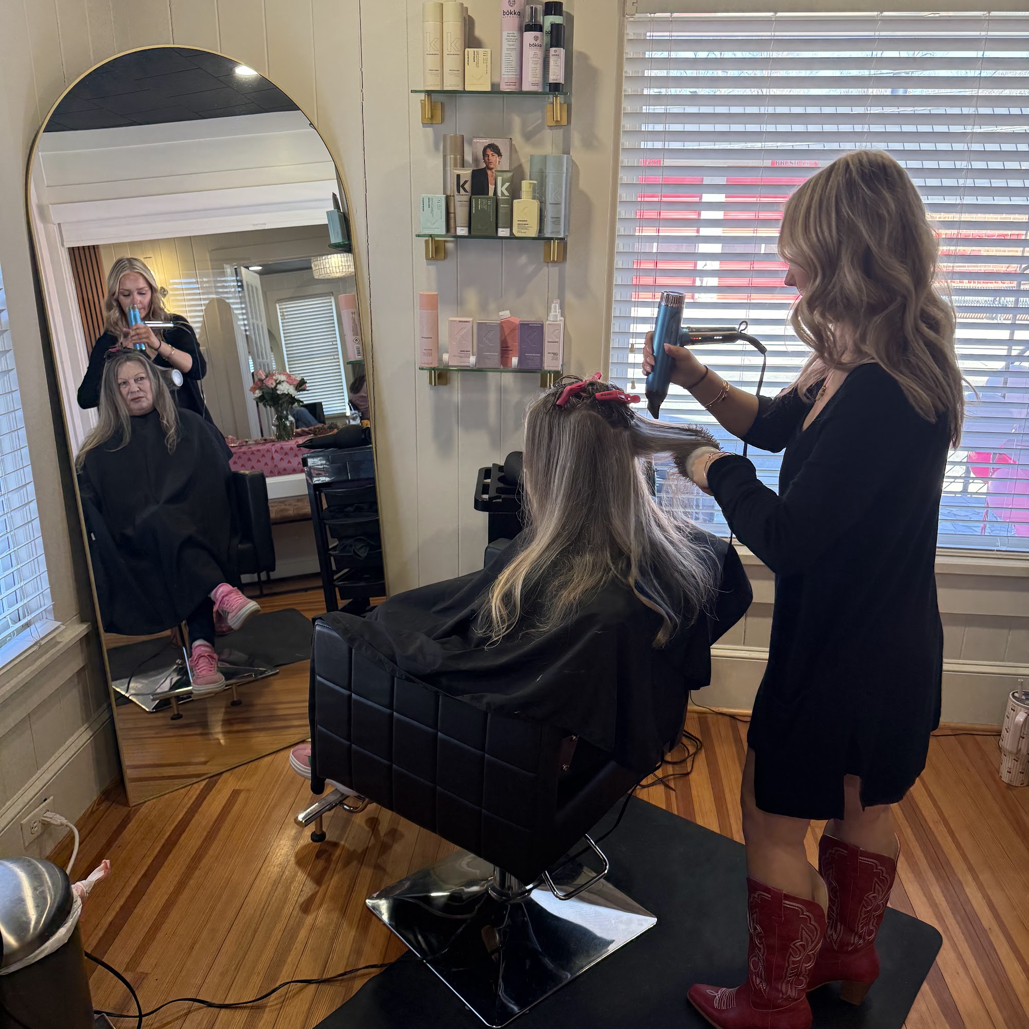 Studio 19 @ Navy Signature Salon, Cramerton, North Carolina 160 8th Ave, Cramerton North Carolina 28032