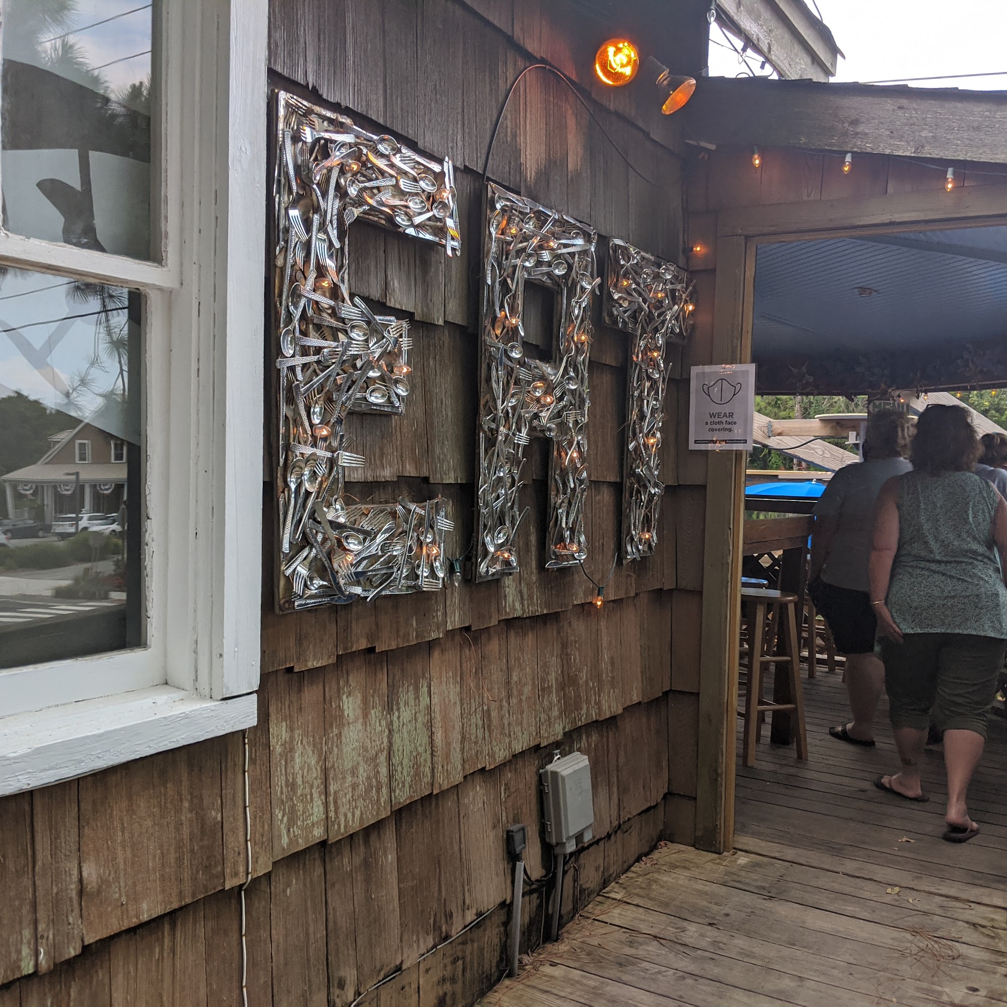 Roadside Bar & Grill Duck