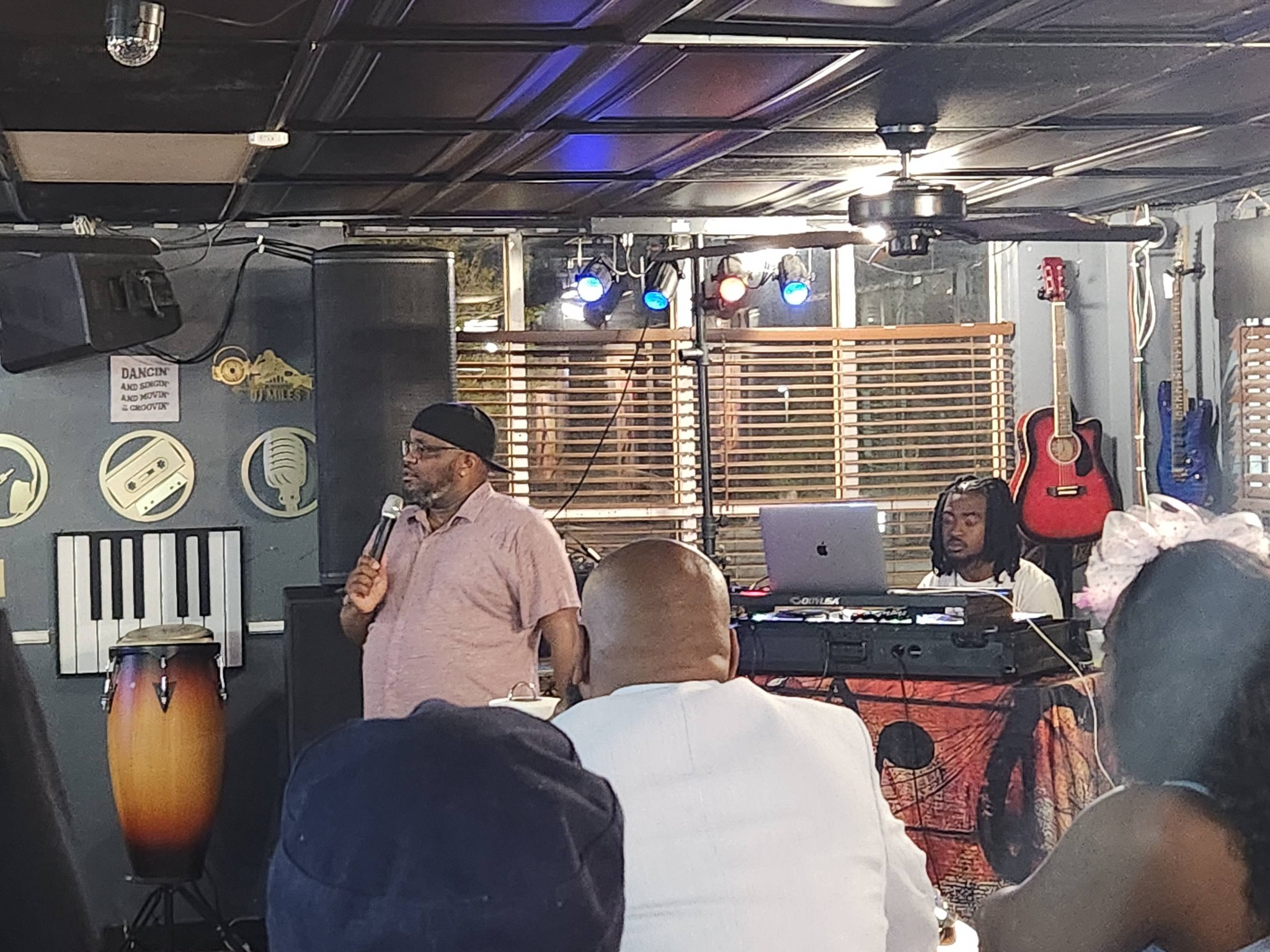 Rhythm & Brews Bar and Grill