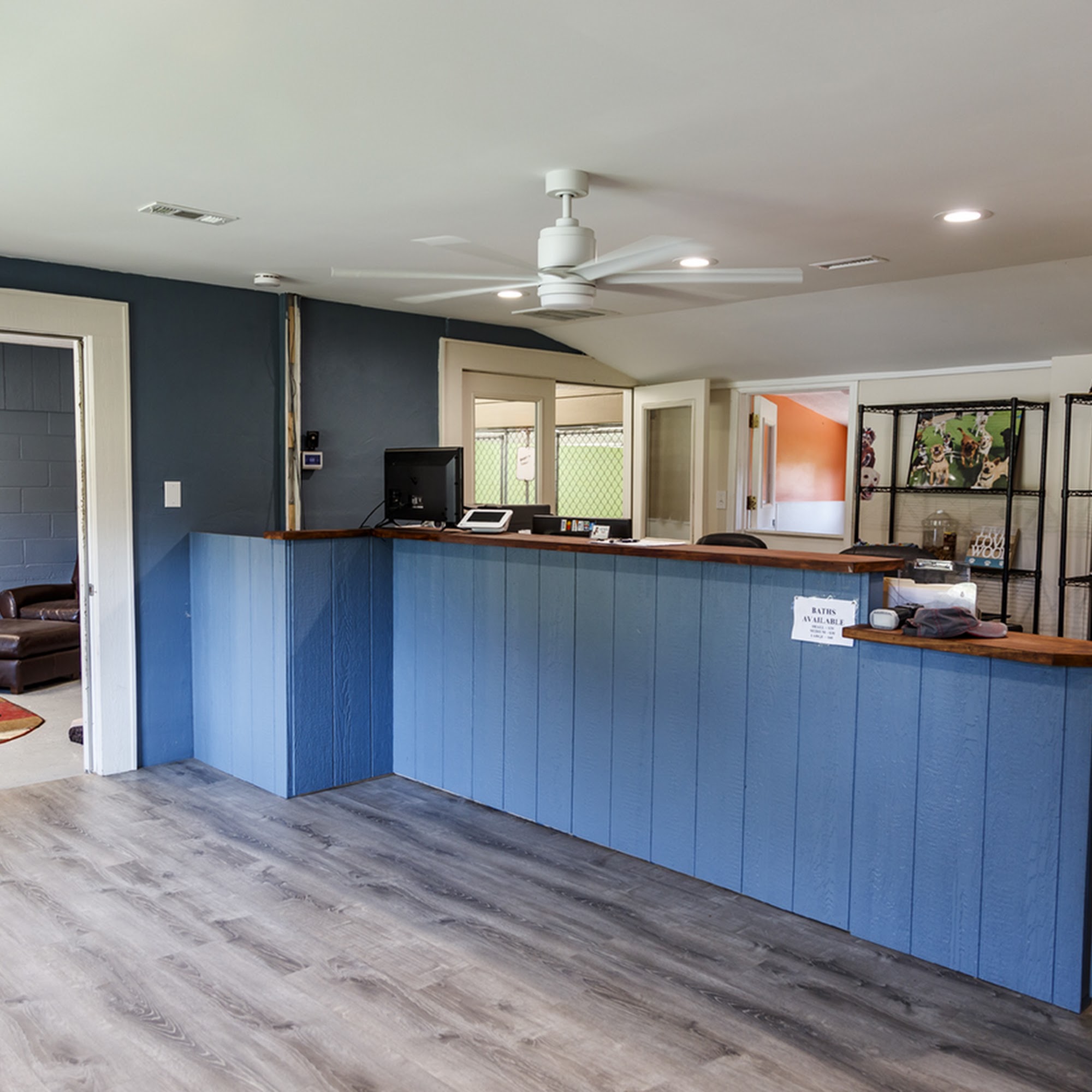 A Dog's Night Inn Flat Rock