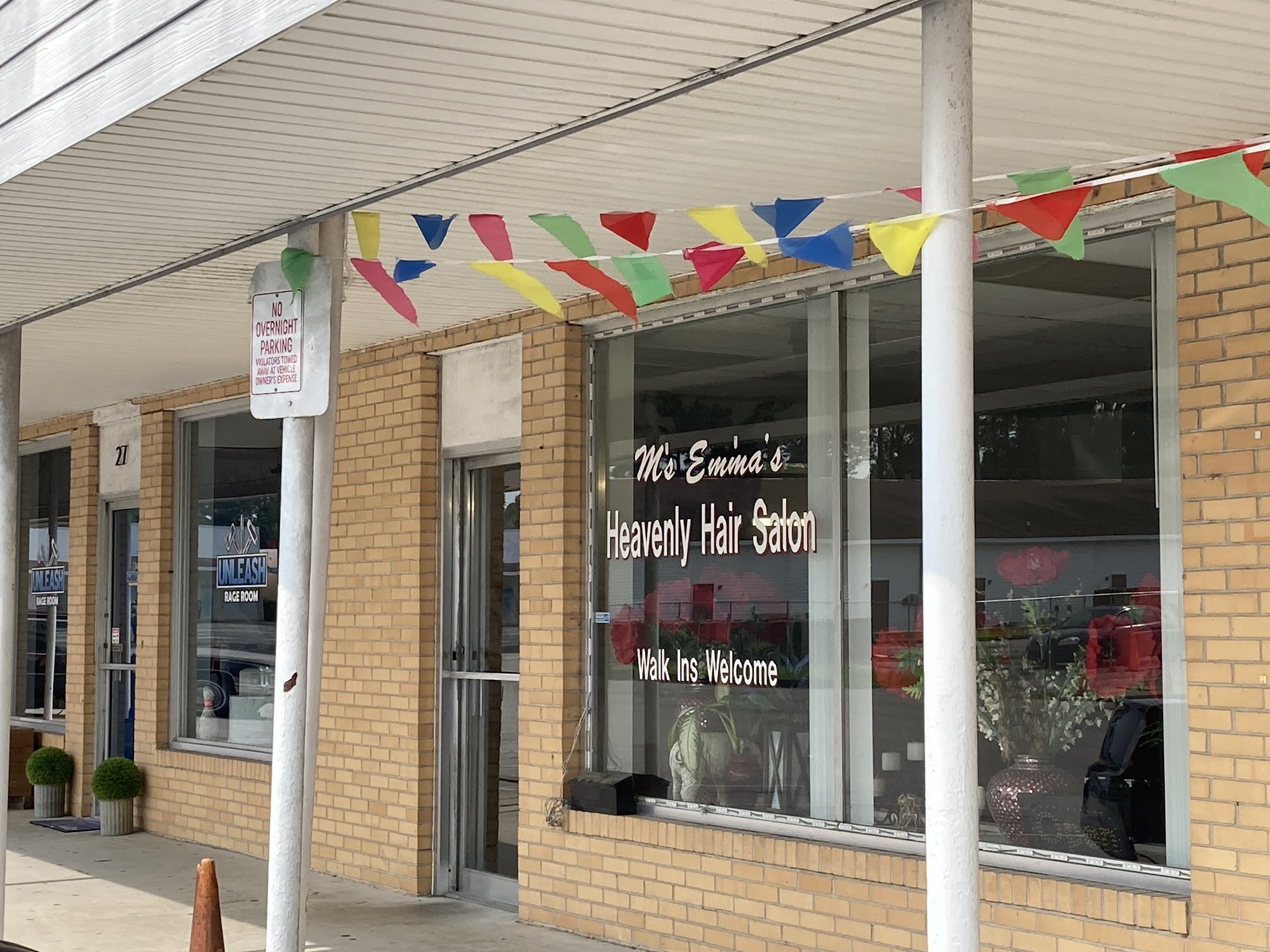 Ms Emma Heavenly Salon25 Park