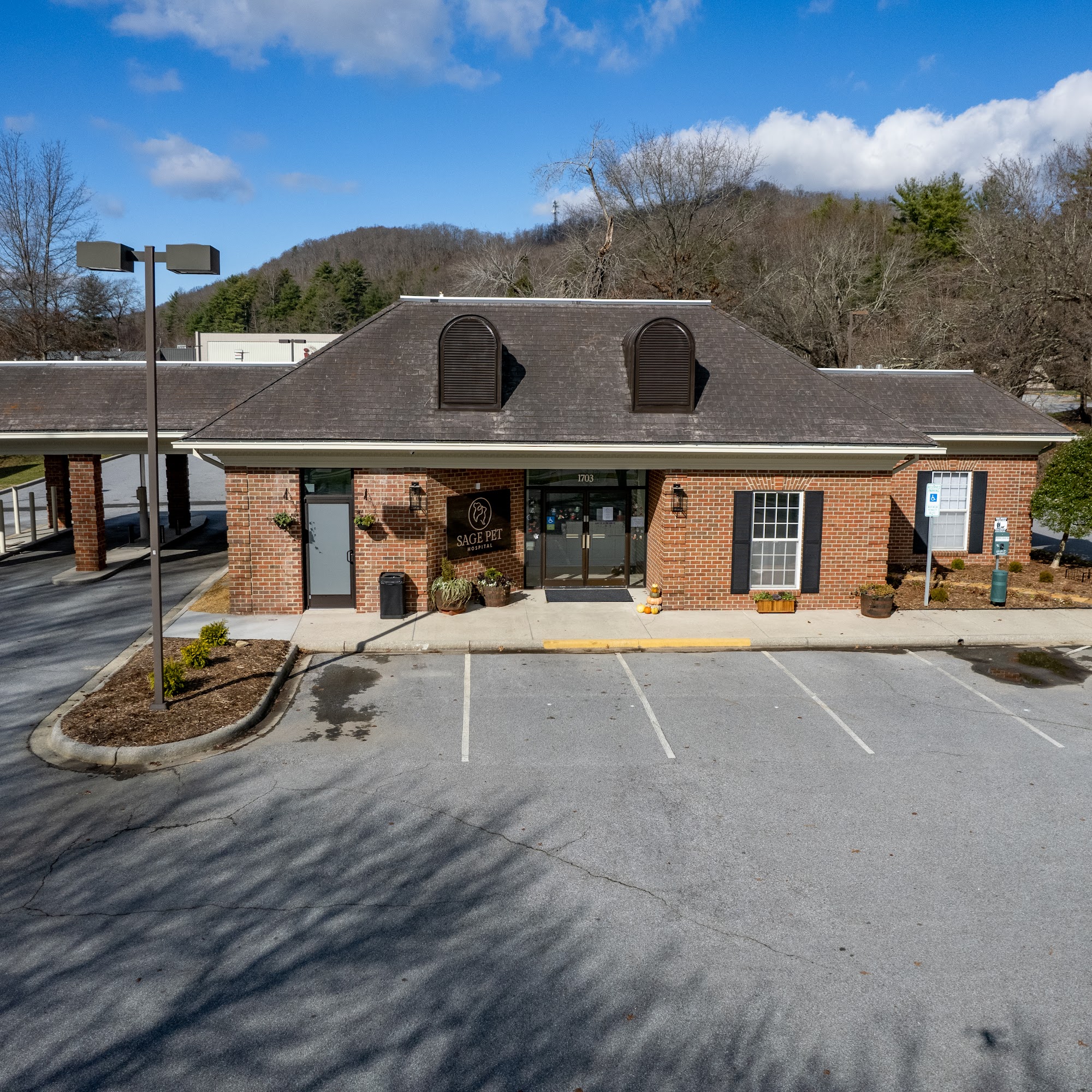 Sage Pet Hospital Hendersonville