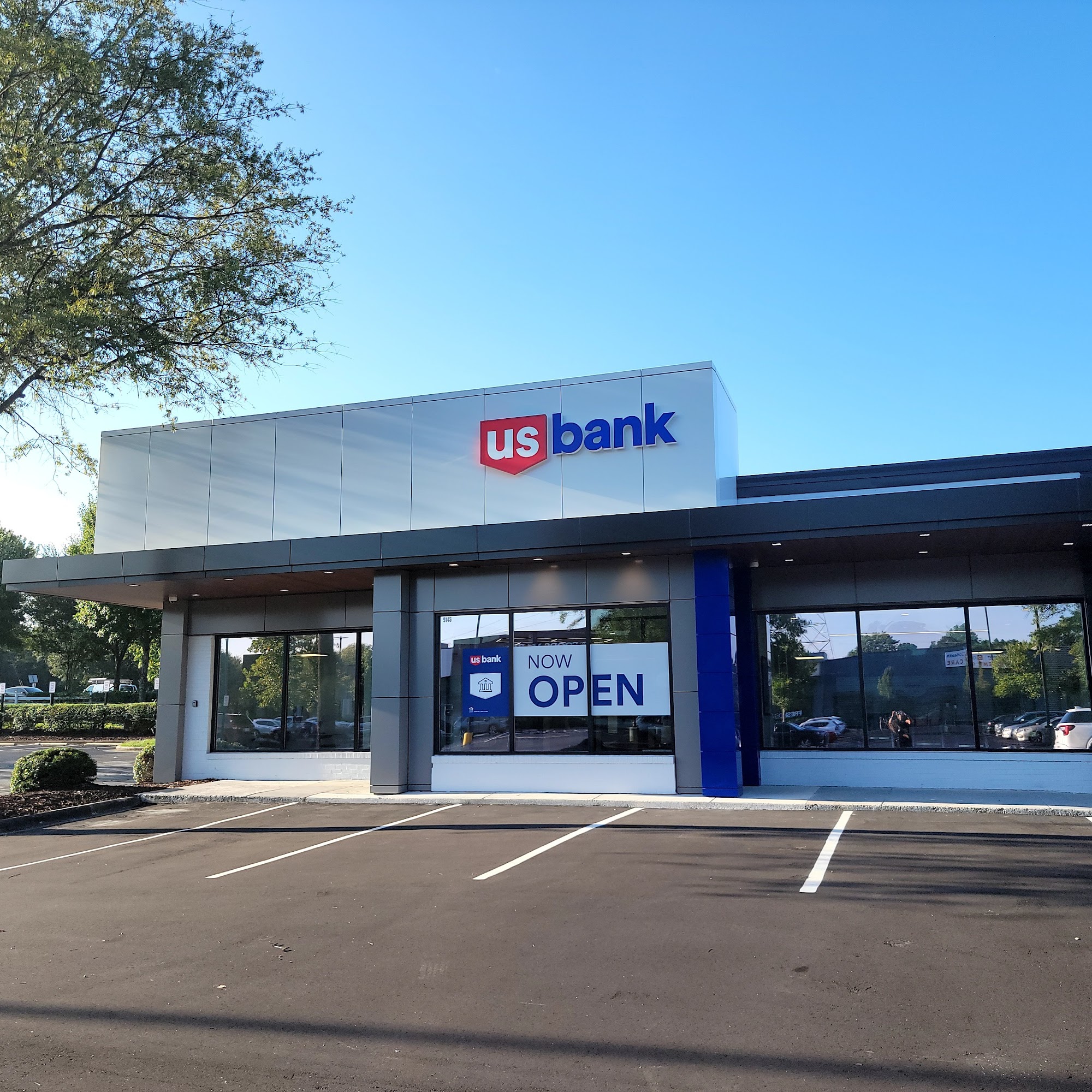 U.S. Bank Branch Huntersville
