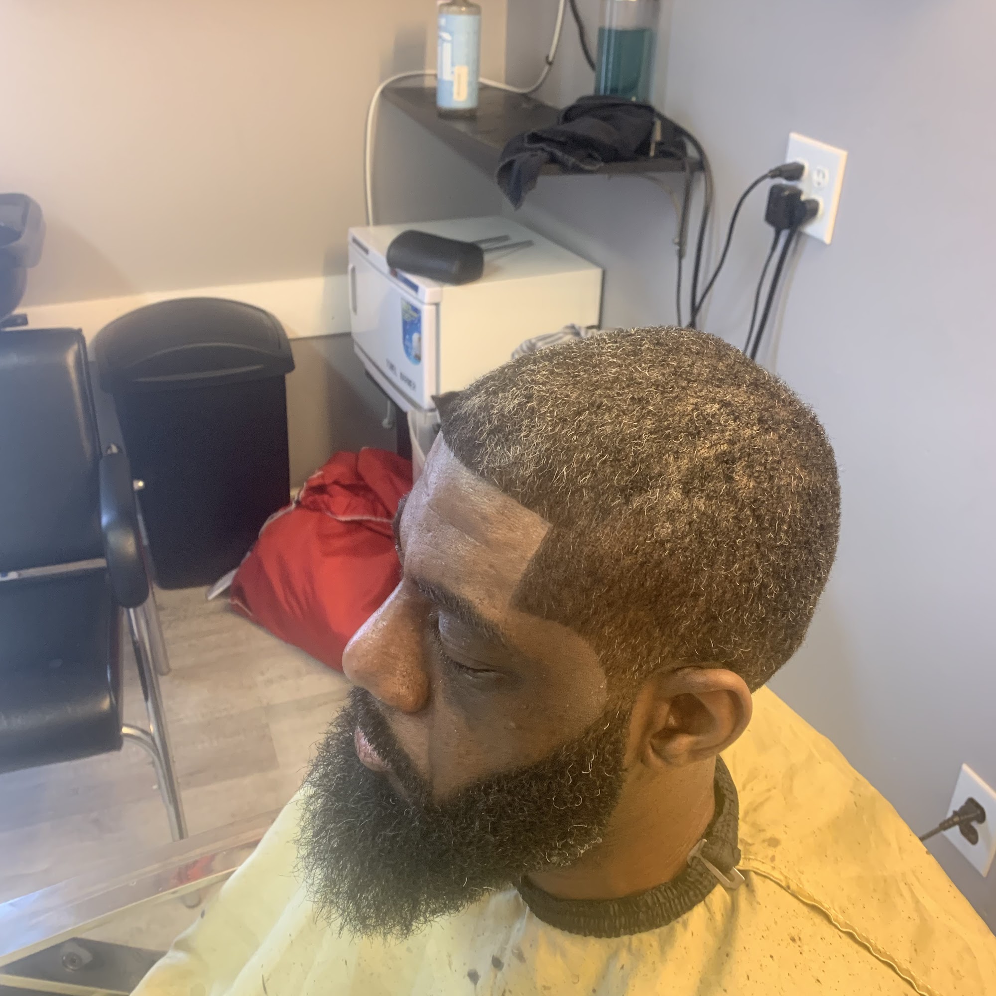 180 Men’s Grooming Lounge 105 Railroad St, Lowell North Carolina 28098