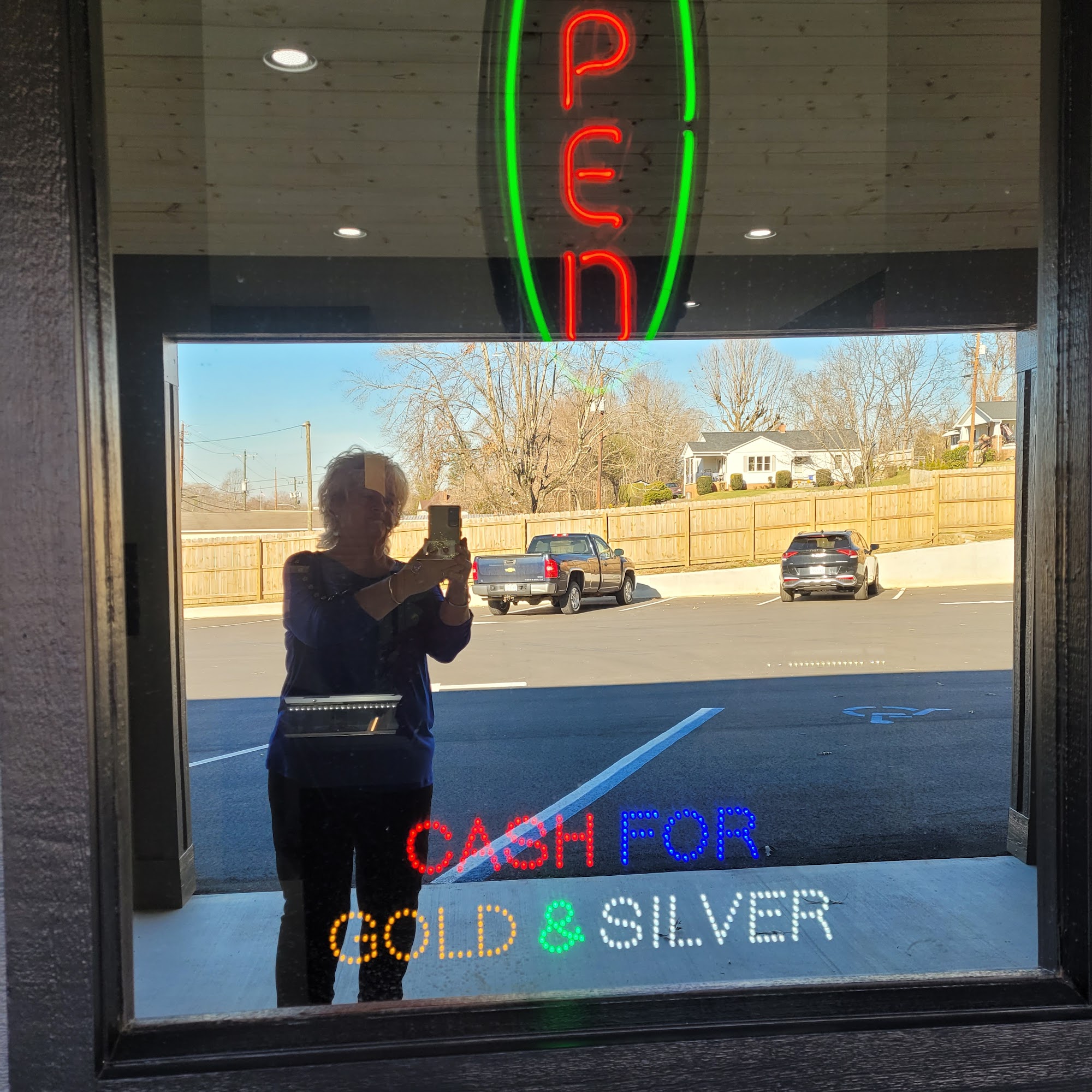 The Jewelry Connection dba Diane's Gold & Designs Marion