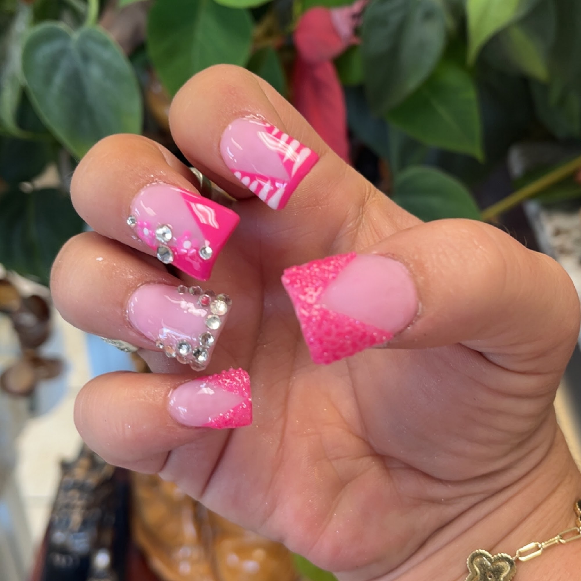 M Nails
