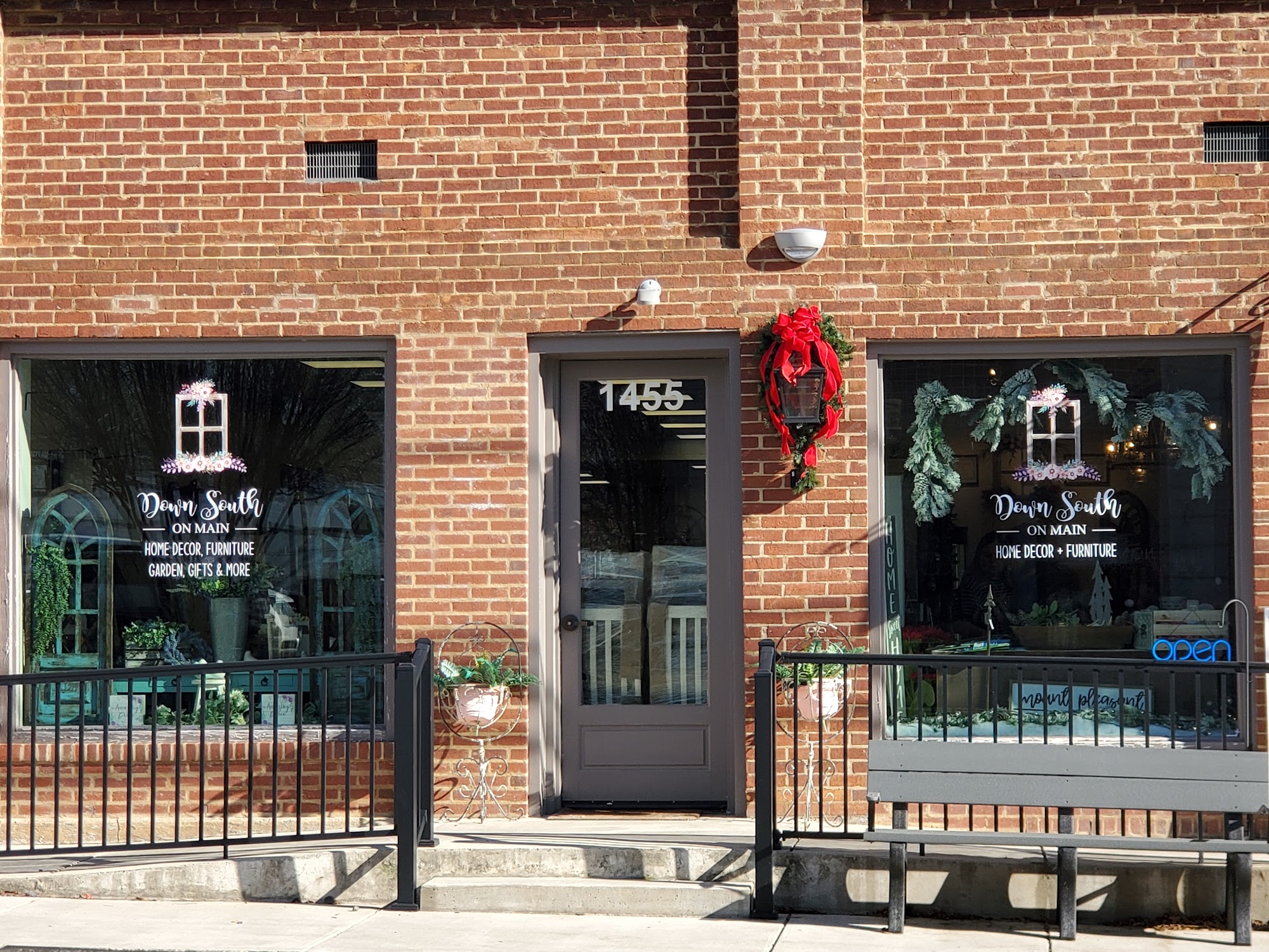 Down South on Main Mount Pleasant