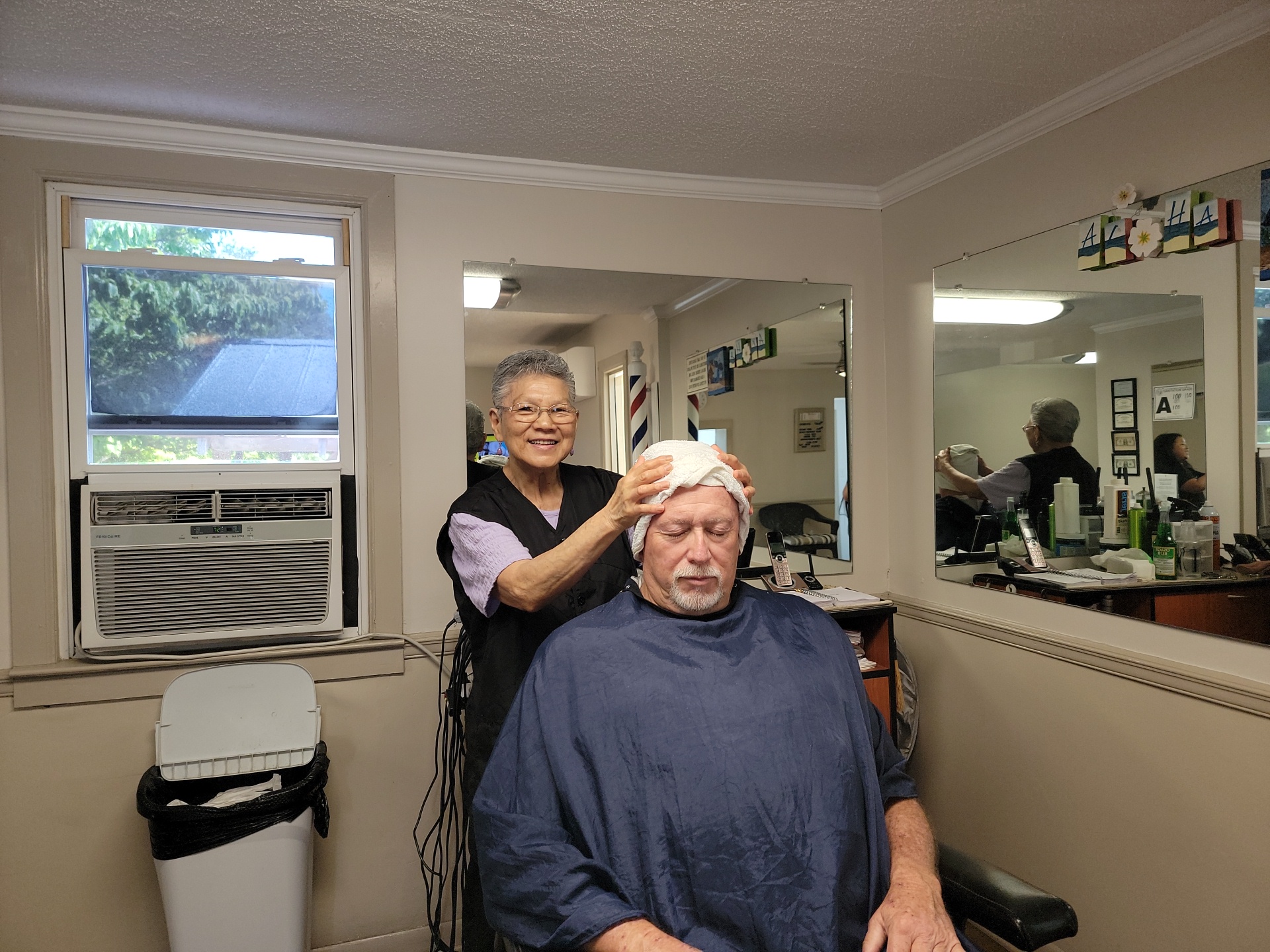 Marilyn's Barber Shop 5368 NC-24, Newport North Carolina 28570