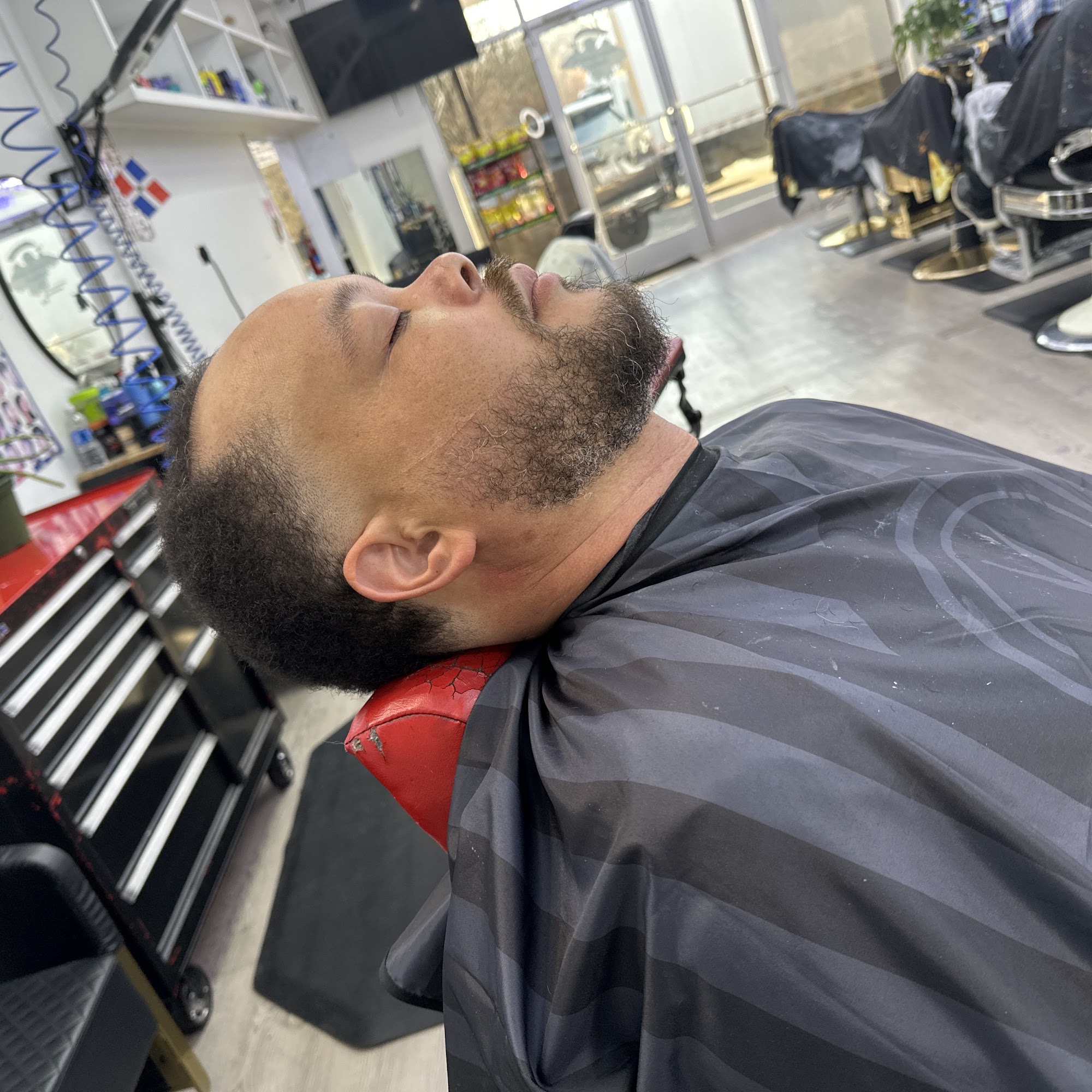 Jorge Salon & Barber