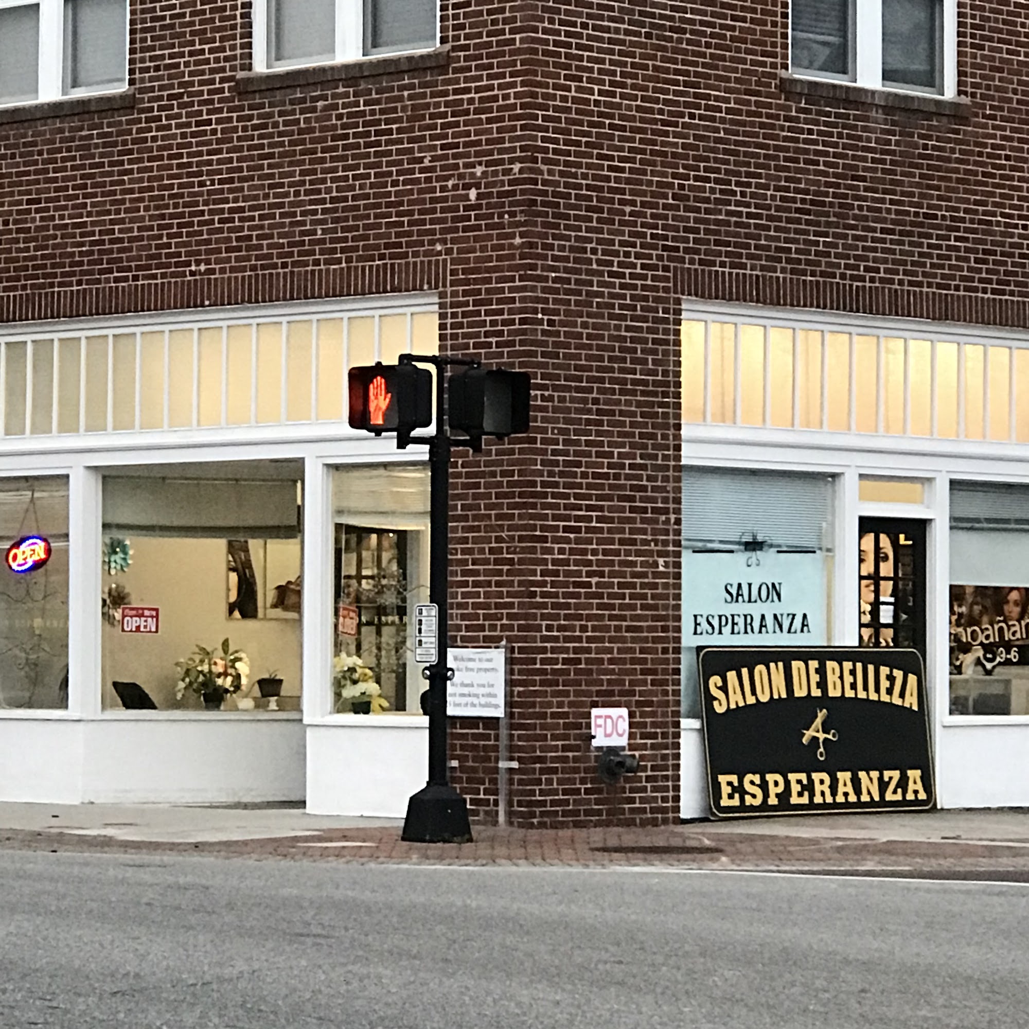 Salon Esperanza