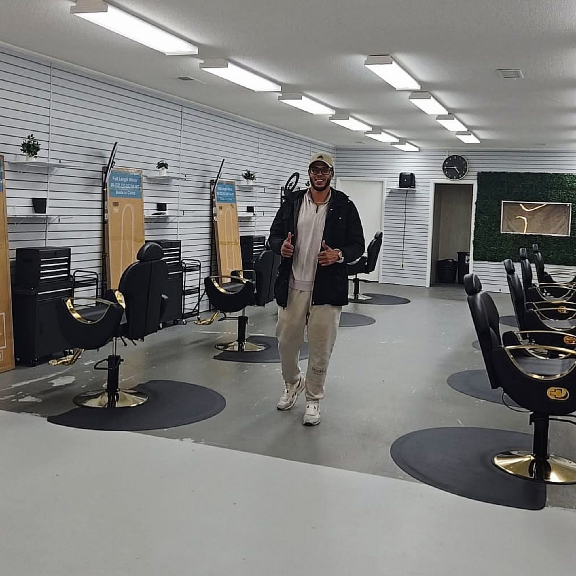 ANDERSON DOMINICAN BARBER