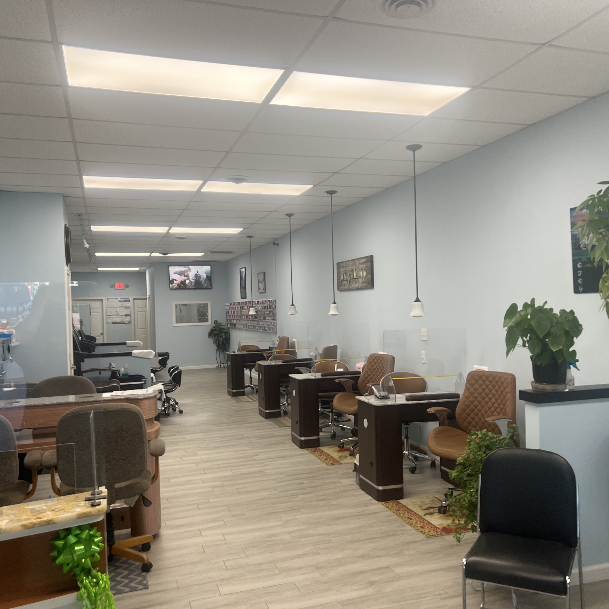 Le Nails 3071 Walkertown Vw Dr, Walkertown North Carolina 27051