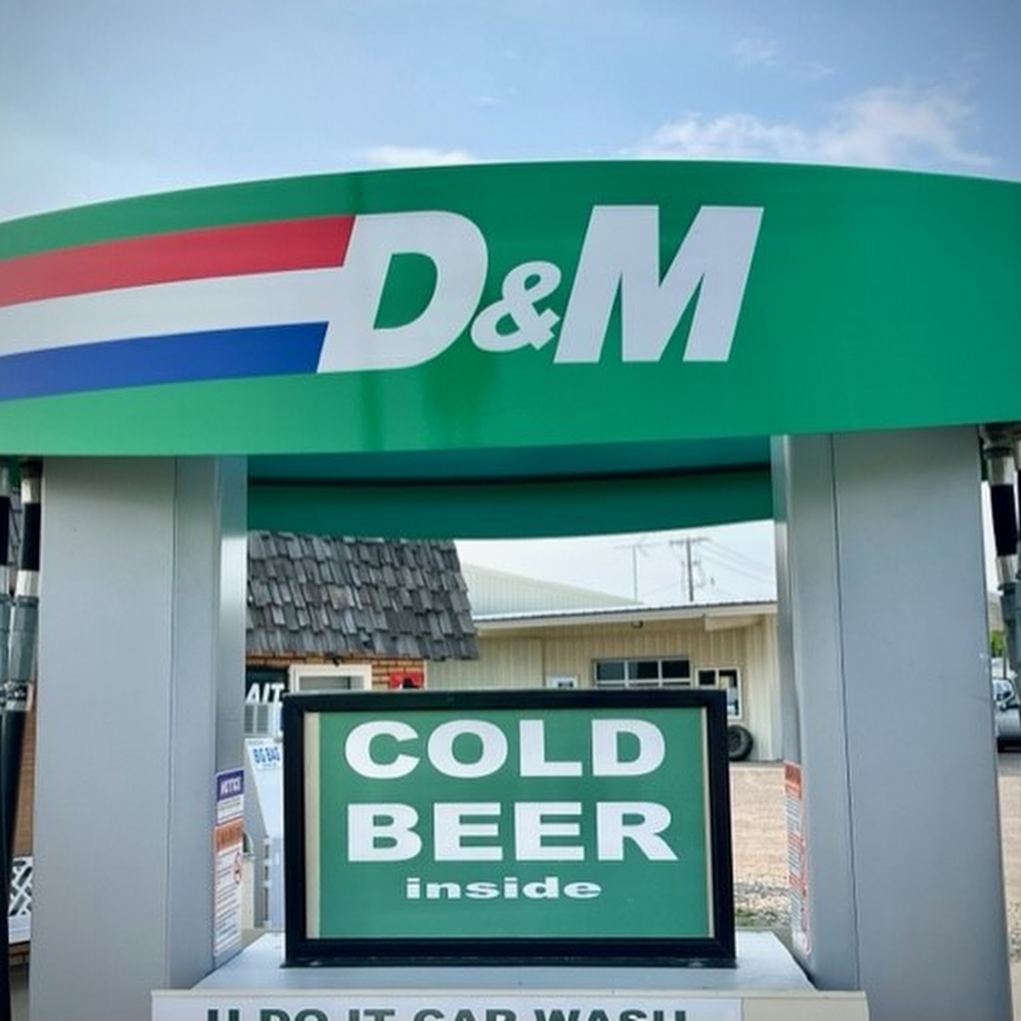 D & M Service & Car Wash McVille