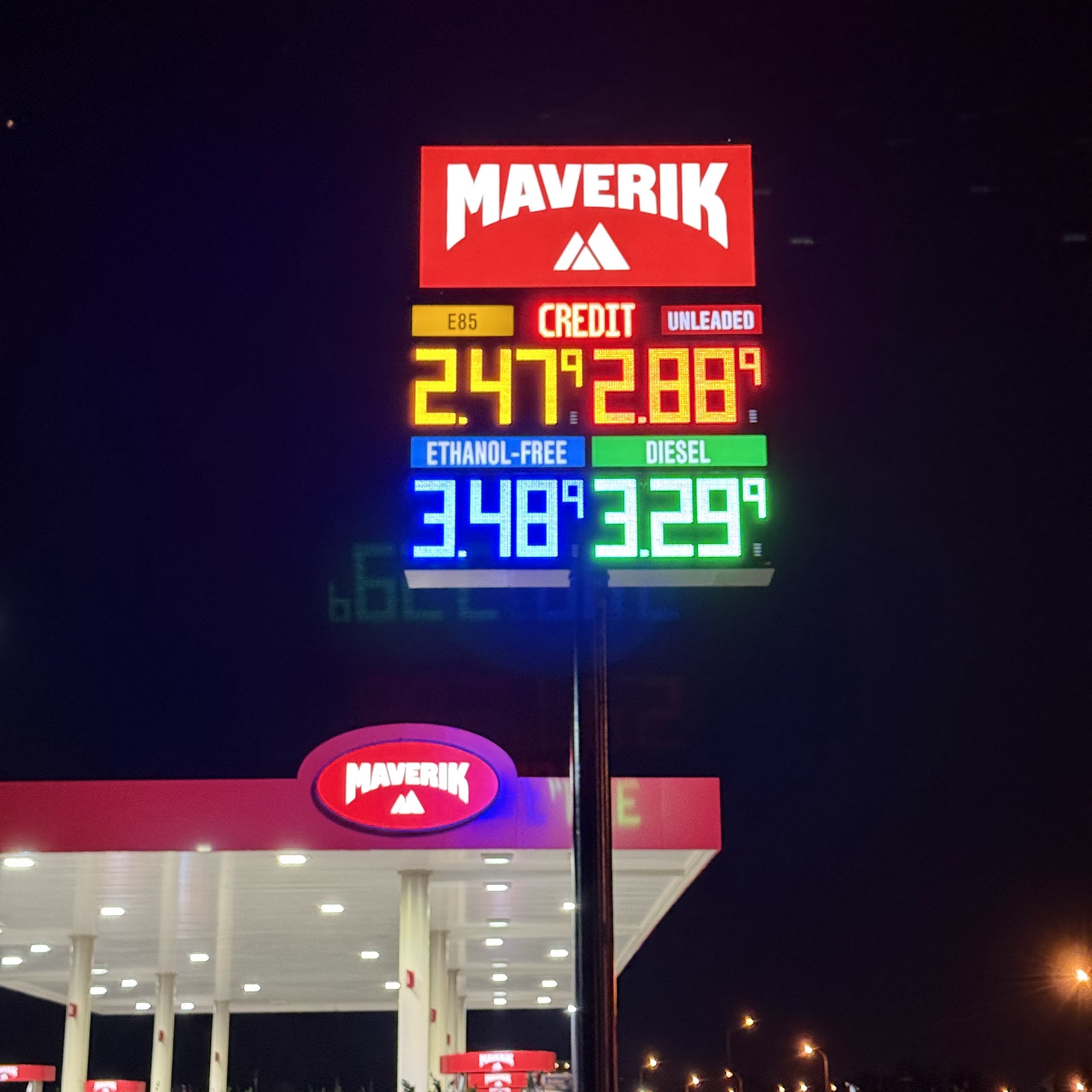 Maverik Minot