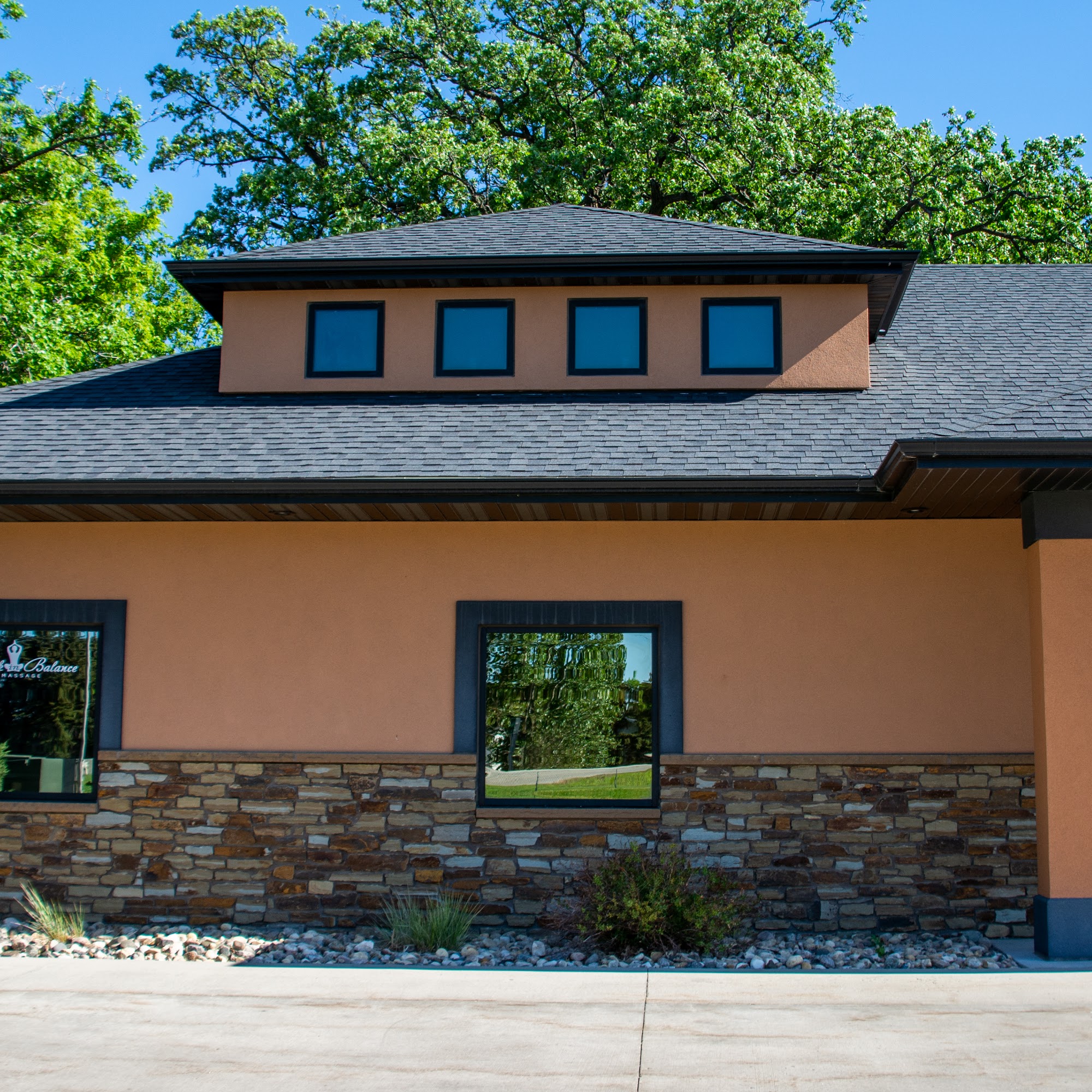 Universal Touch Therapeutics (Natalie Wolberg) 102 W Beaton Dr #101, West Fargo North Dakota 58078