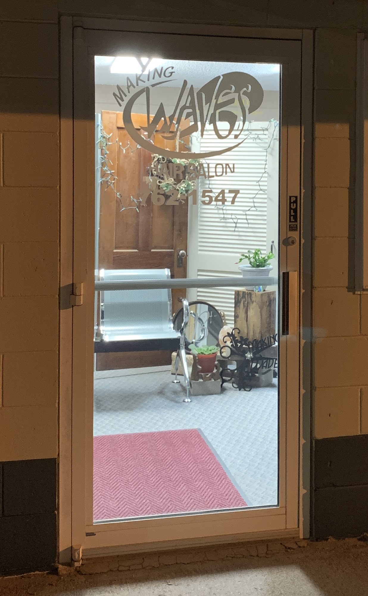Making Waves Hair Salon