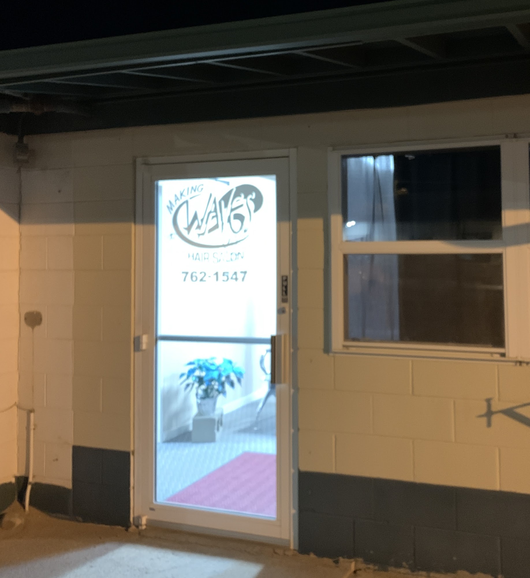 Making Waves Hair Salon