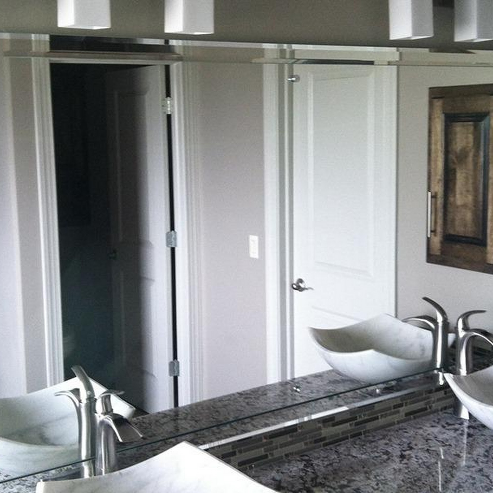 Interior Glass & Mirror Inc 20212 Roberts St, Elkhorn Nebraska 68022