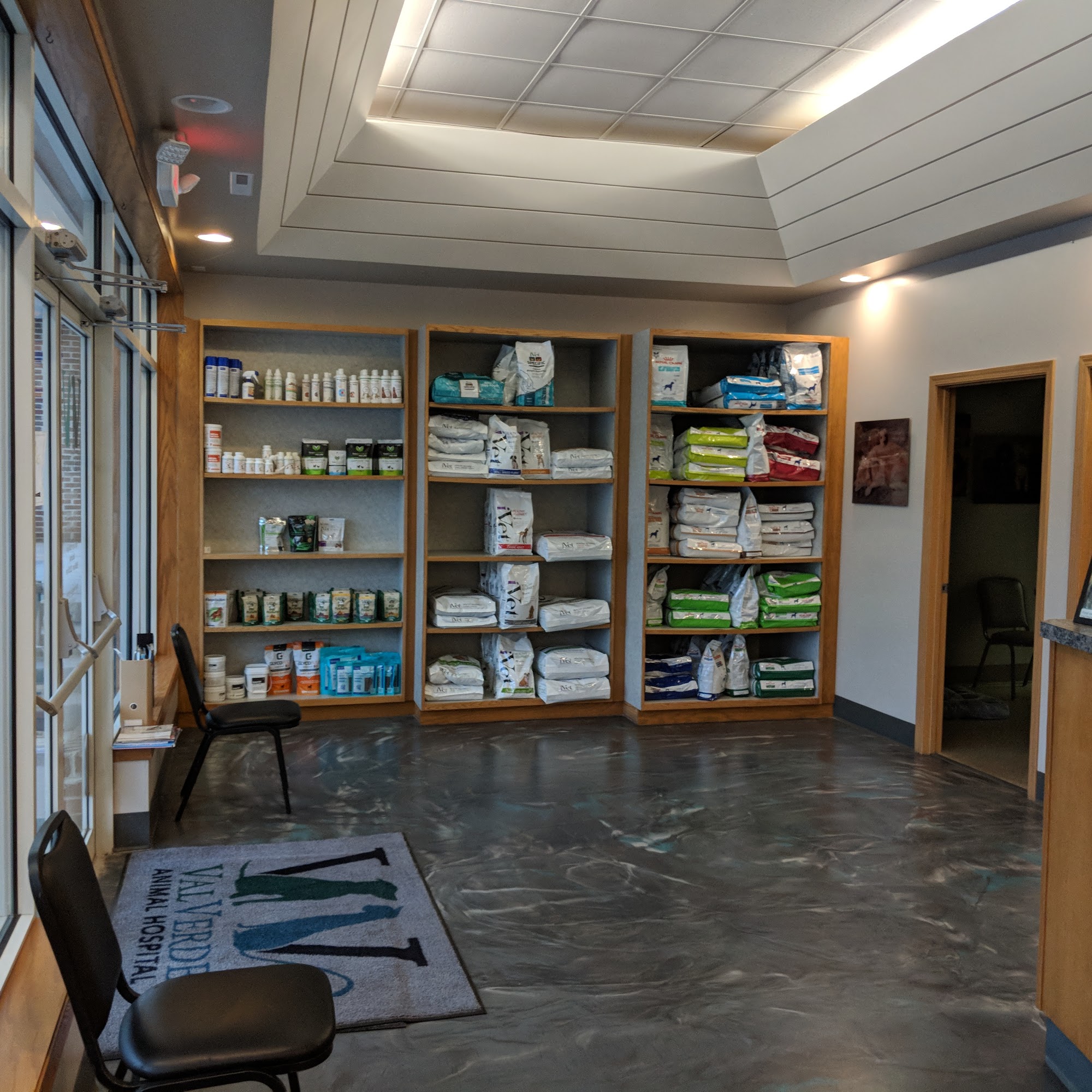 Val Verde Animal Hospital La Vista