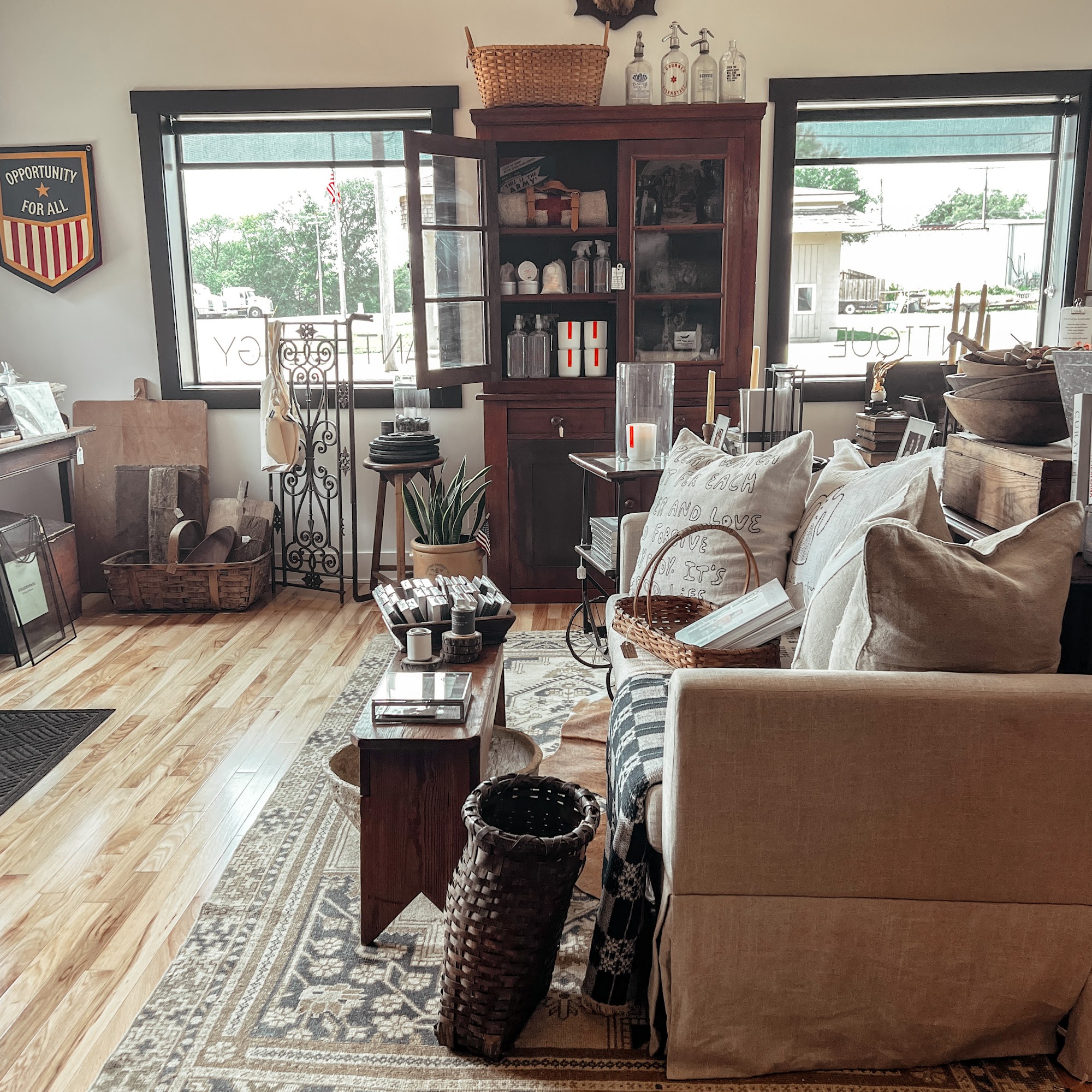 Antique Anthology Lincoln