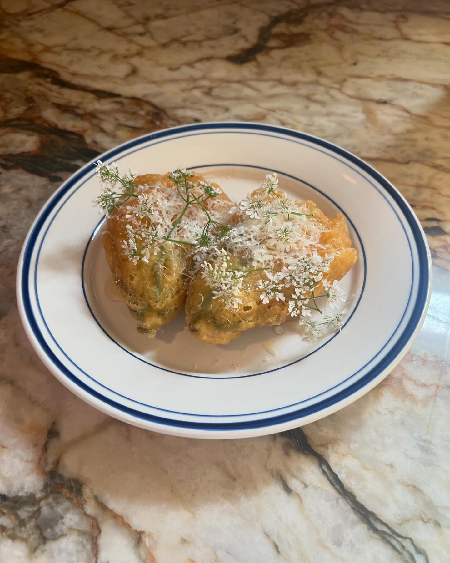 Darling Lakeside Pizza