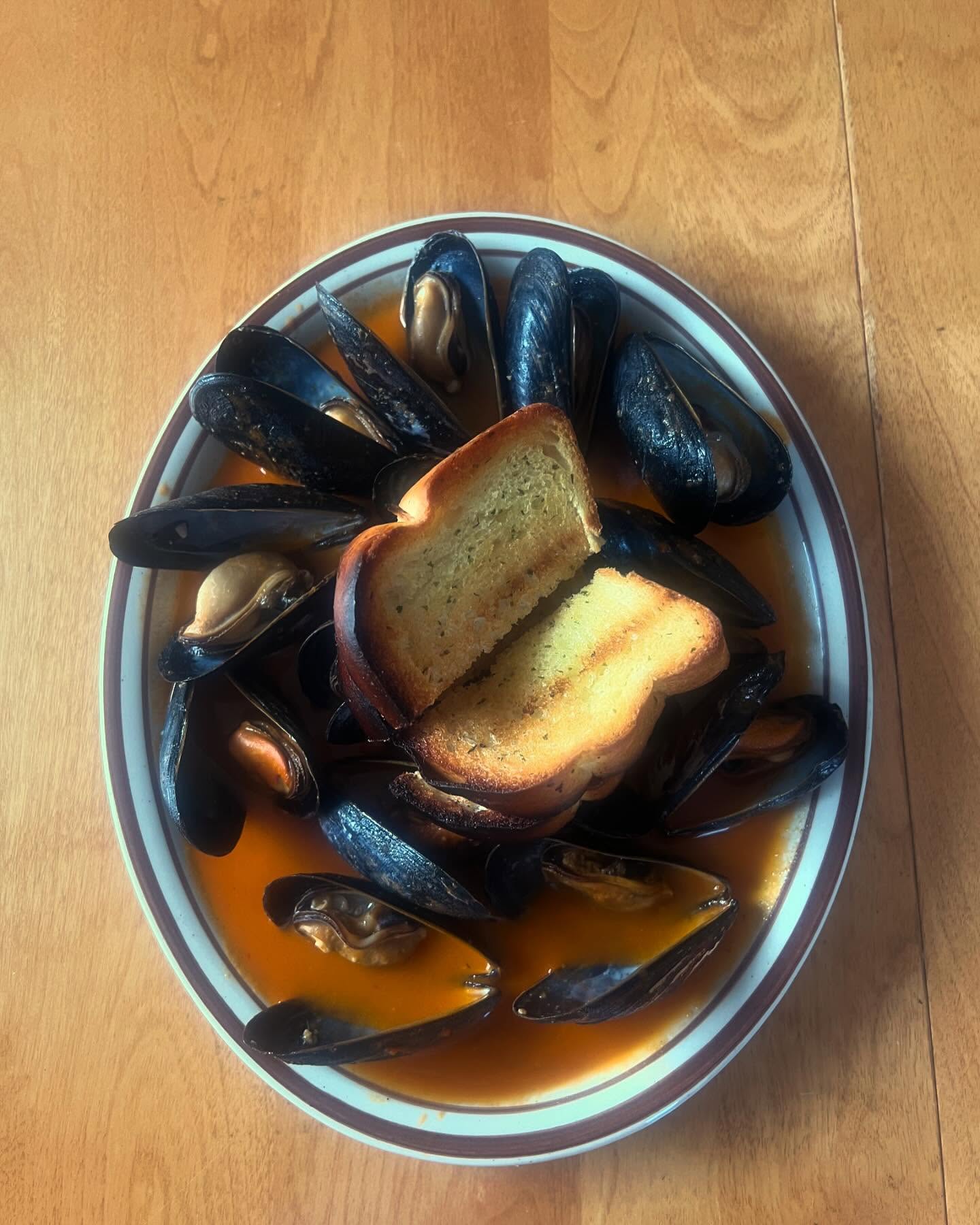 Darling Lakeside Pizza