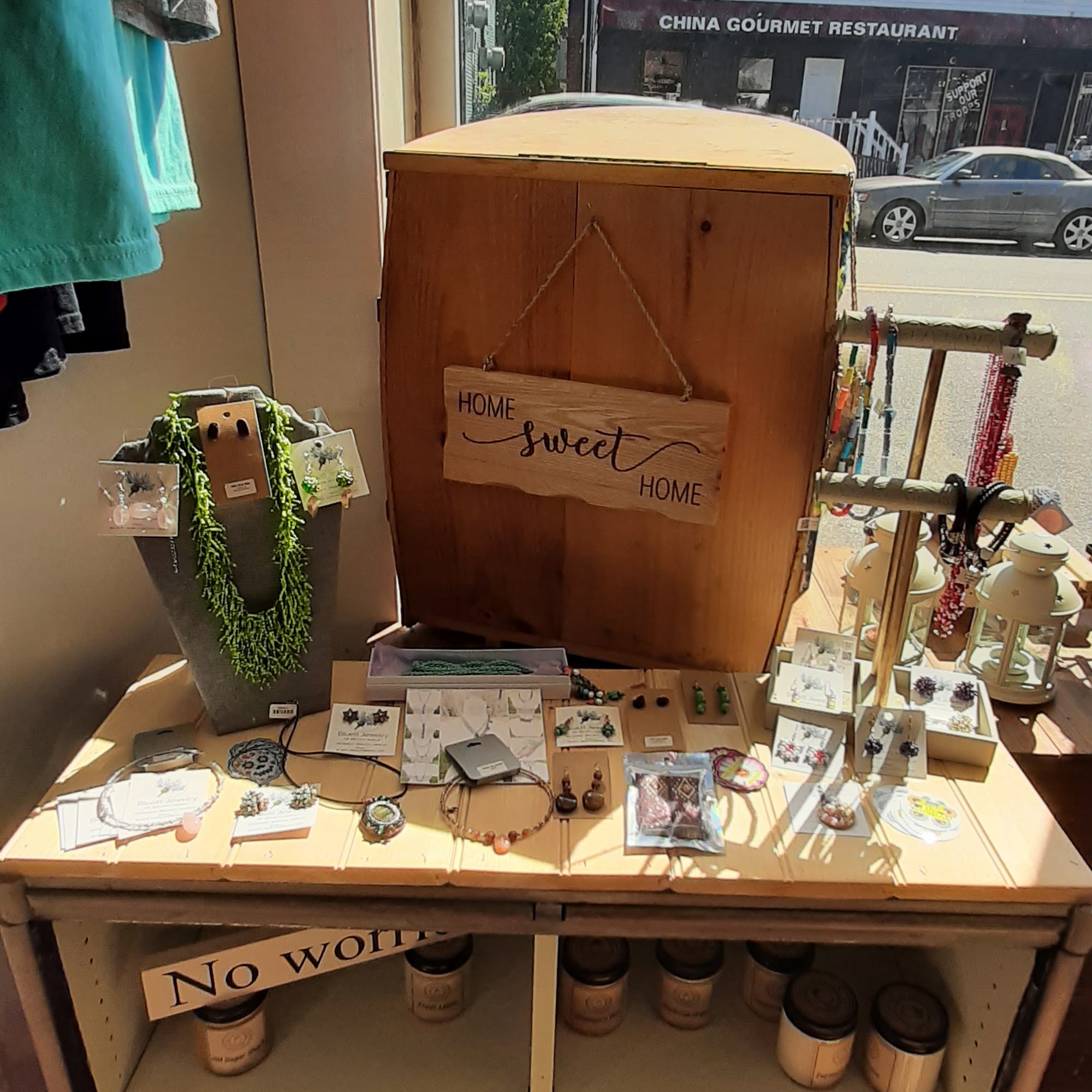 Lottie-Pops Family Boutique and Gift Shop Goffstown