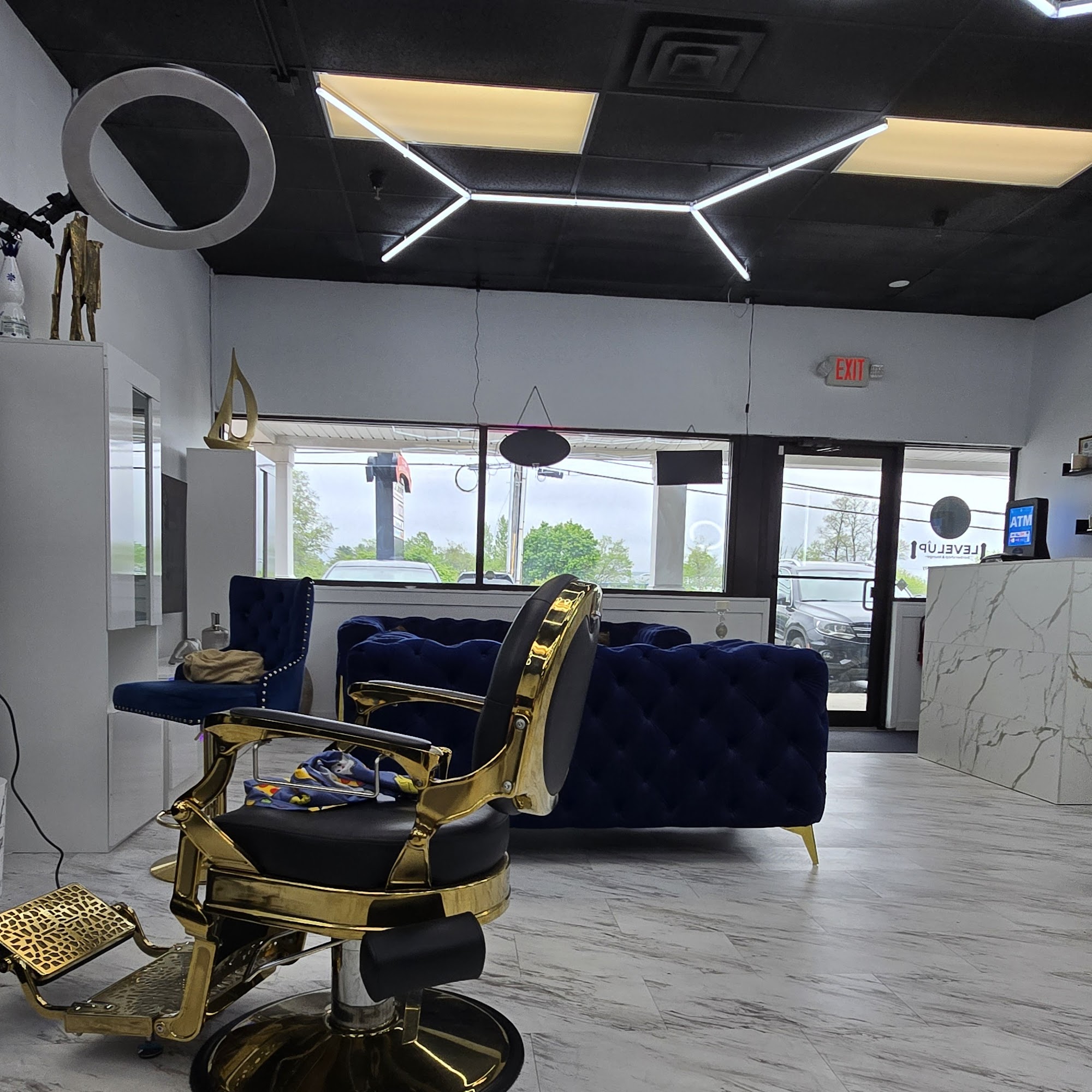 A&H LEVEL UP BARBERSHOP AND LOUNGE