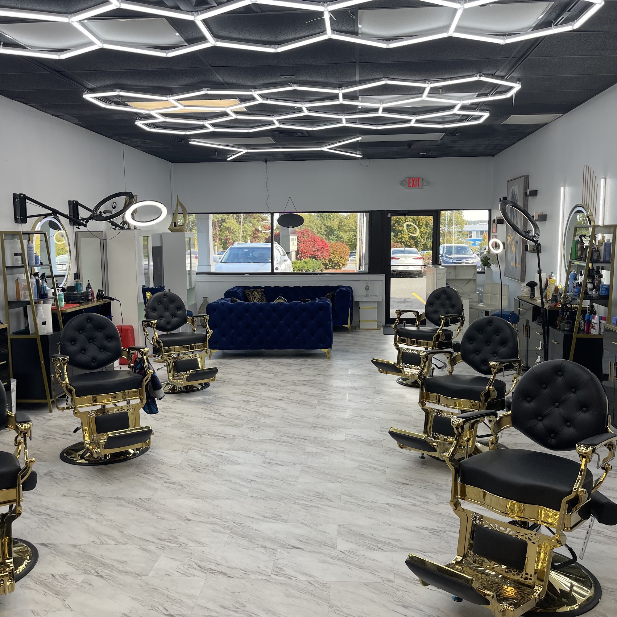 A&H LEVEL UP BARBERSHOP AND LOUNGE 139 Daniel Webster Hwy Unit 6B, Nashua New Hampshire 03060