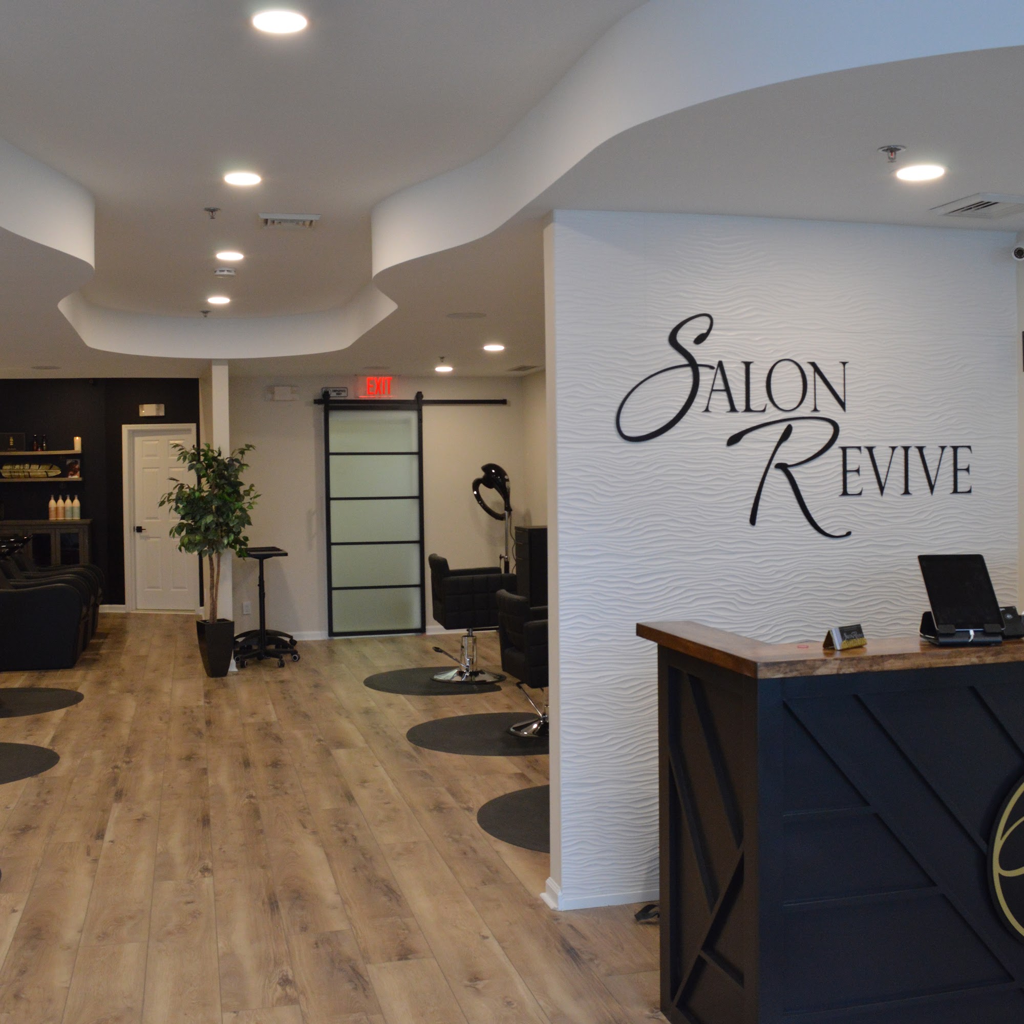Salon Revive