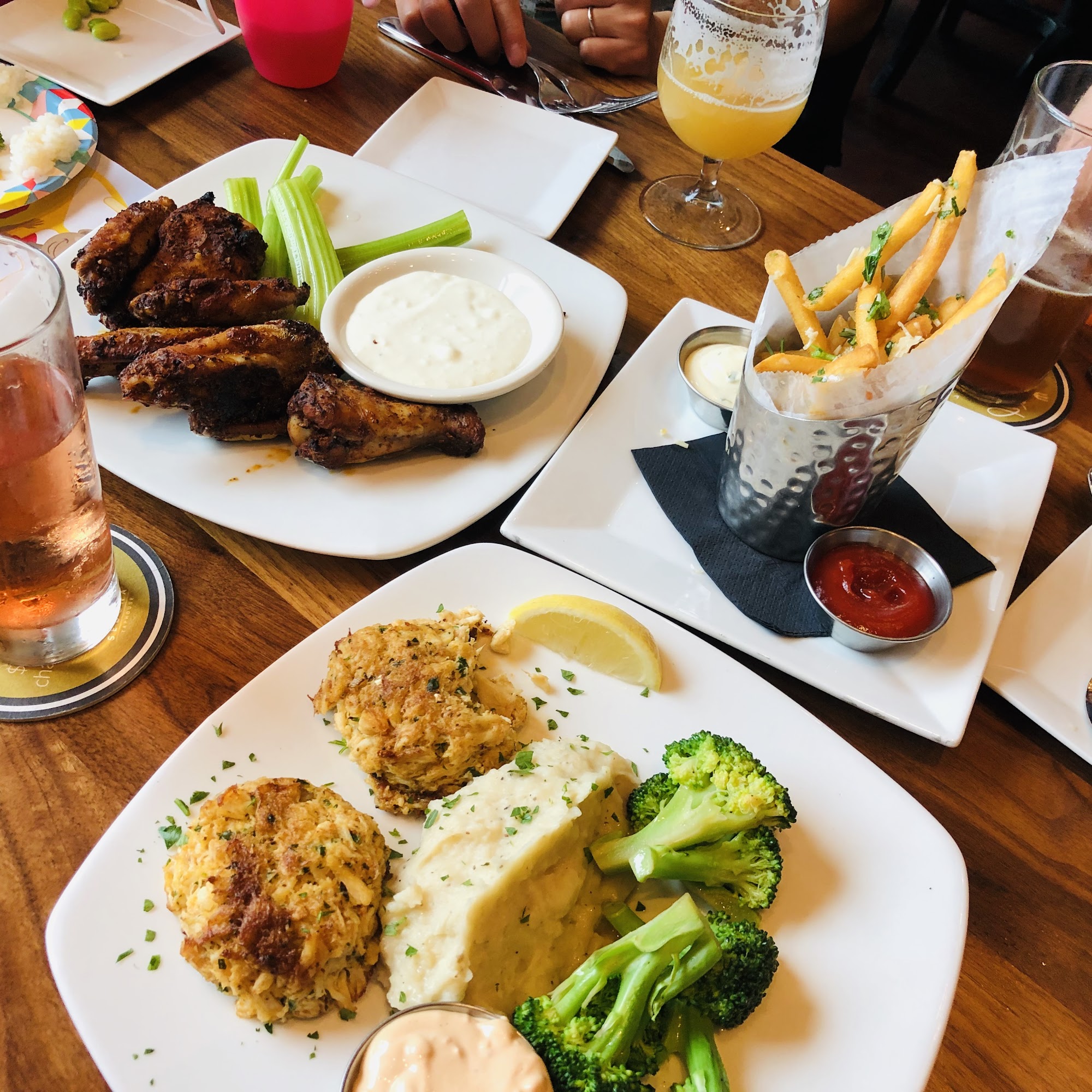 Sedona Taphouse Cliffside Park