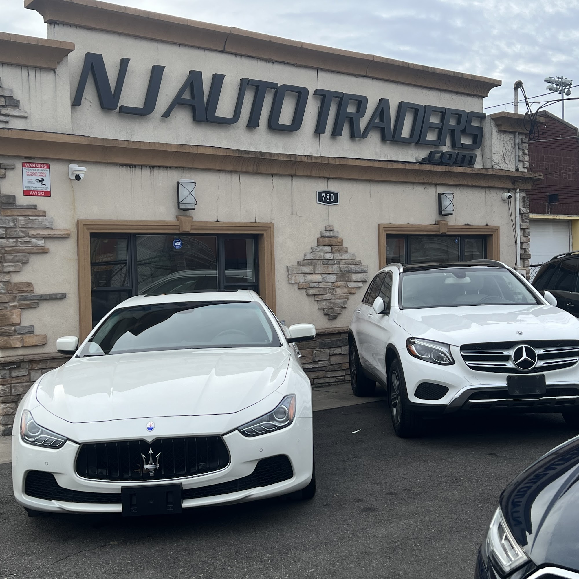 NJ AUTO TRADERS