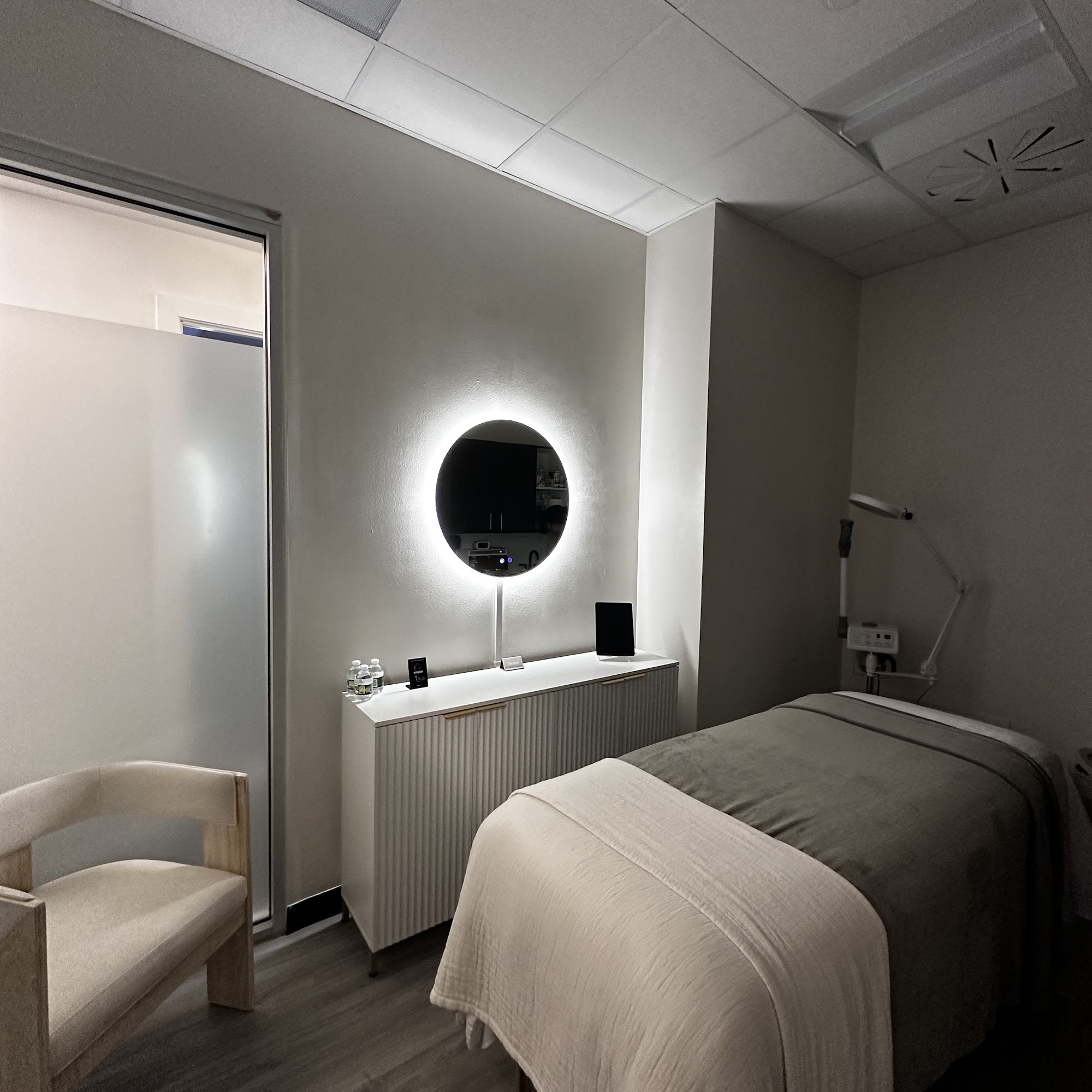 The Skin Suite 473 River Rd, Edgewater New Jersey 07020
