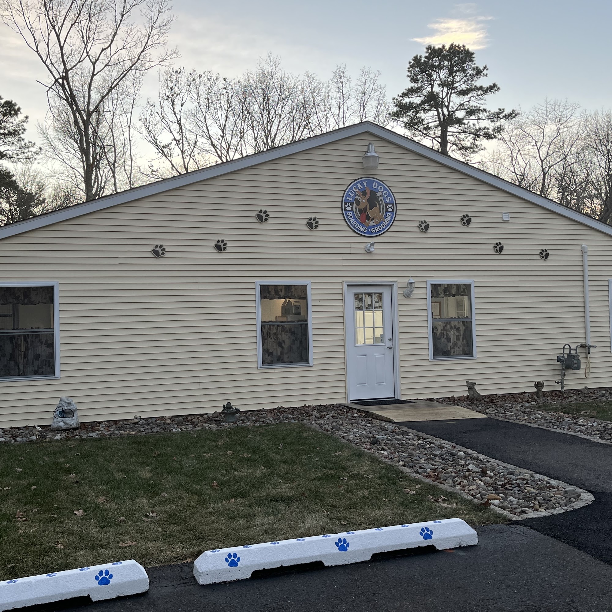 Lucky Dogs 137 S Cologne Ave, Egg Harbor City New Jersey 08215