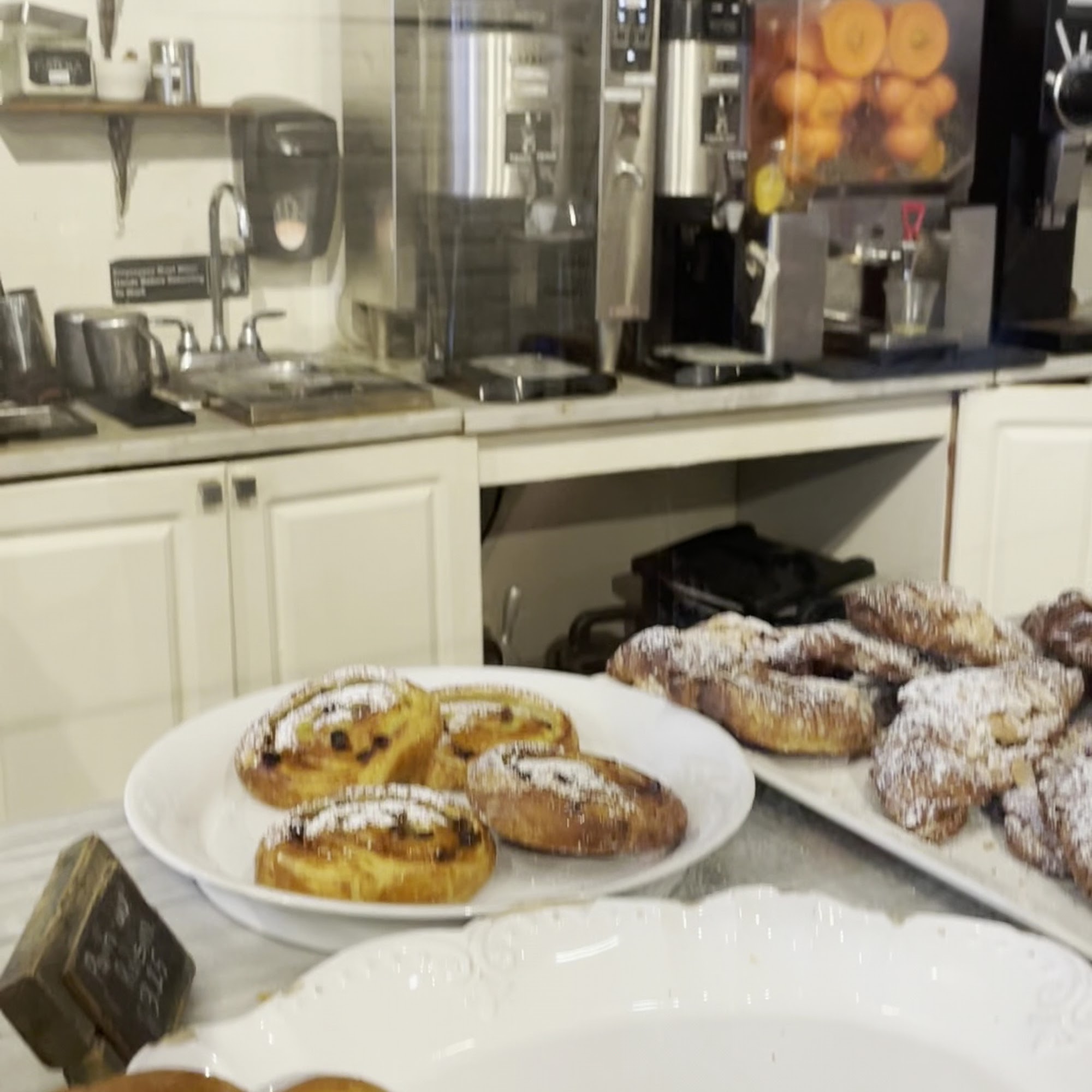 Patisserie Florentine - French Artisan Bakery & Brunch Café Englewood